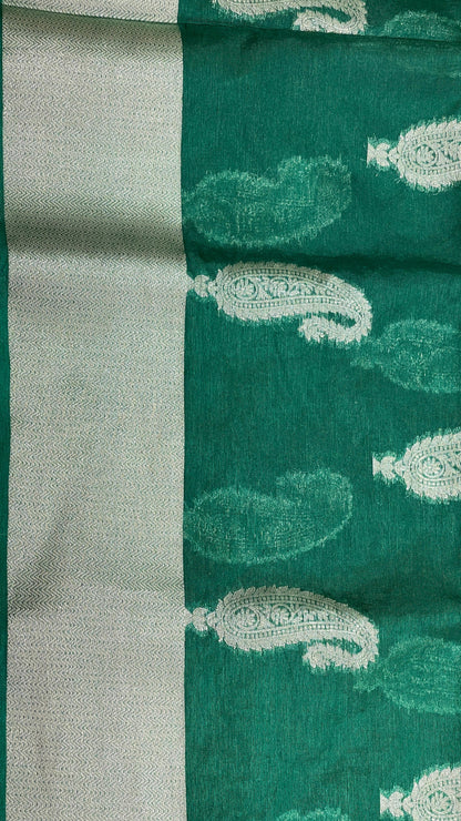 Faishana Presents Green Warm Silk Carry Boota Thos Border Banarasi Saree with Plain Blouse.