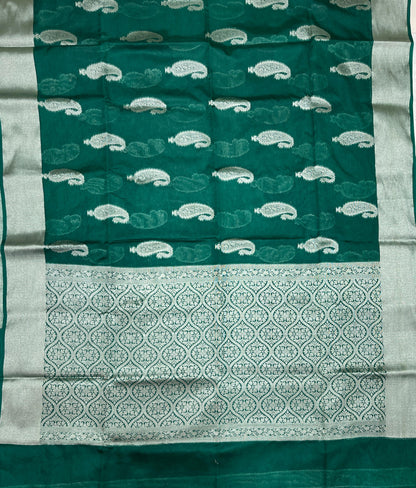 Faishana Presents Green Warm Silk Carry Boota Thos Border Banarasi Saree with Plain Blouse.