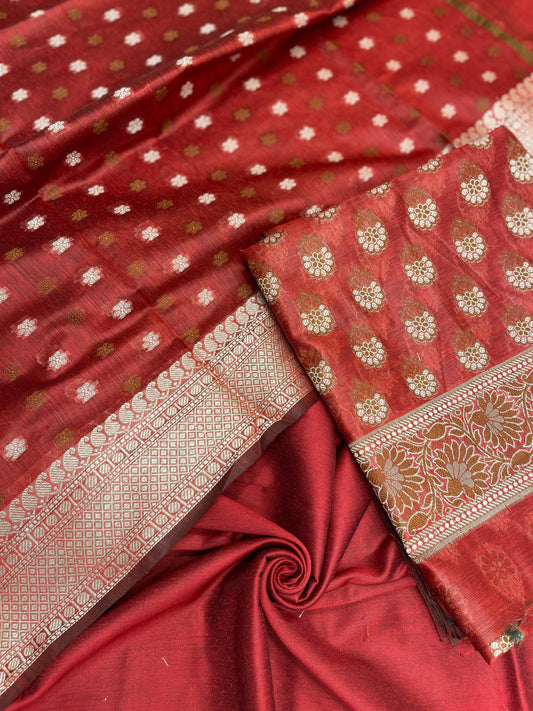 Red cotton suit set featuring floral resham mina bootis and matching dupatta. SHL_27