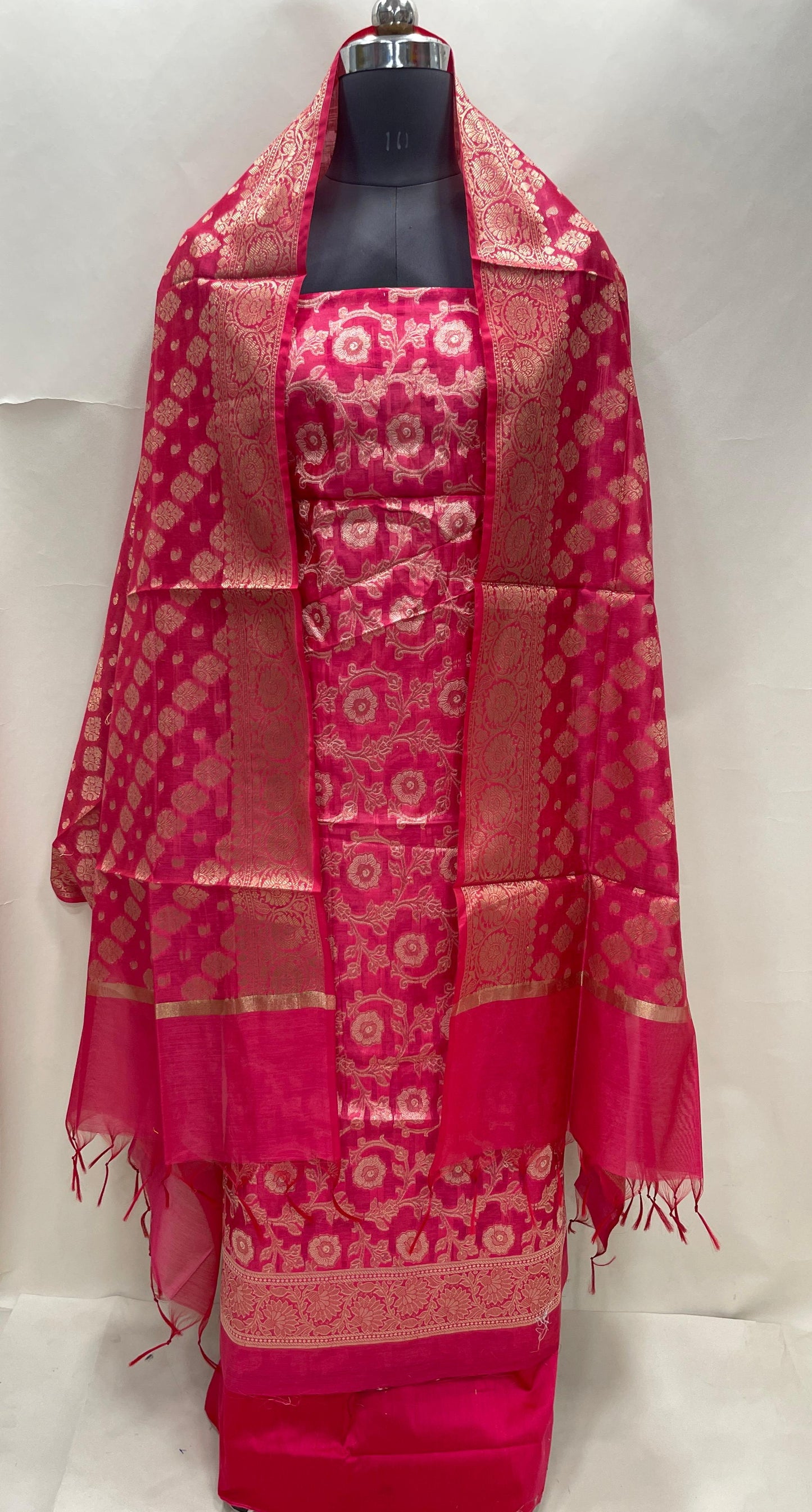Pink cotton suit set featuring zari resham mina jaal and matching dupatta. SHL_32