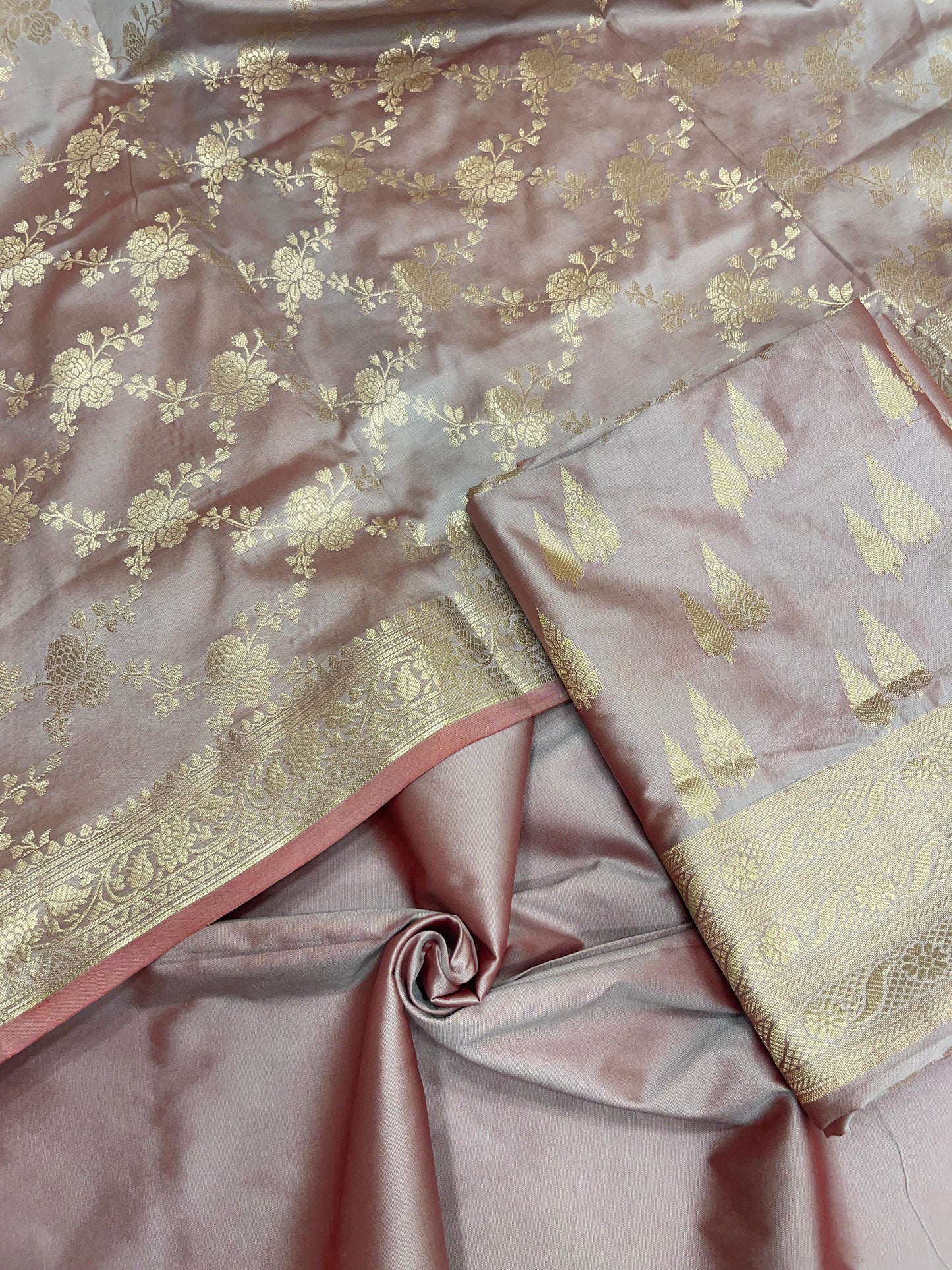 Mauve Semi Katan Silk Handloom Banarasi 3 pcs Suit Set MUB_SK2