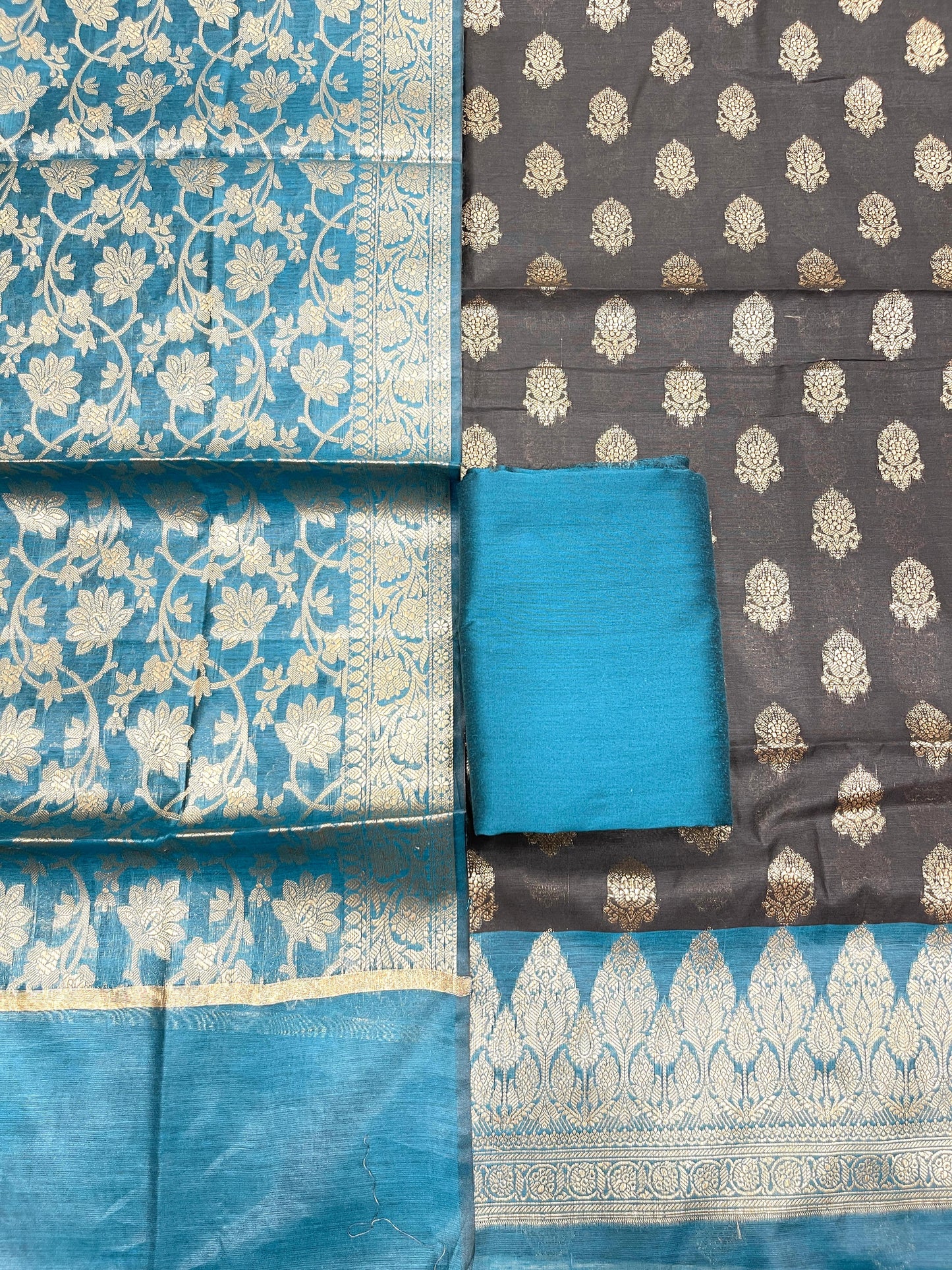 Black Cotton Banarasi 3 pcs Suit Set with Contrast Sea Green Dupatta IM_CS4