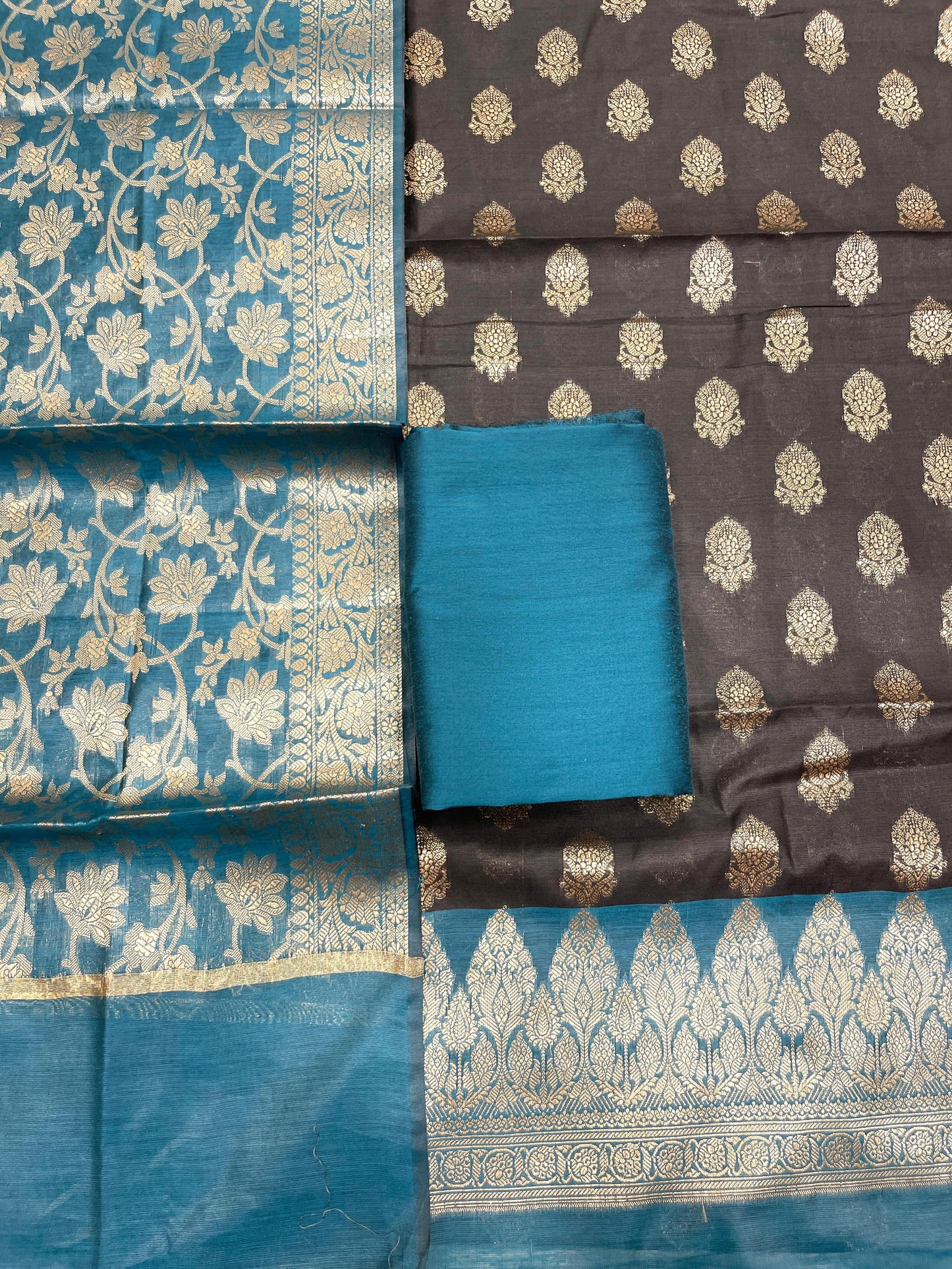 Black Cotton Banarasi 3 pcs Suit Set with Contrast Sea Green Dupatta IM_CS4