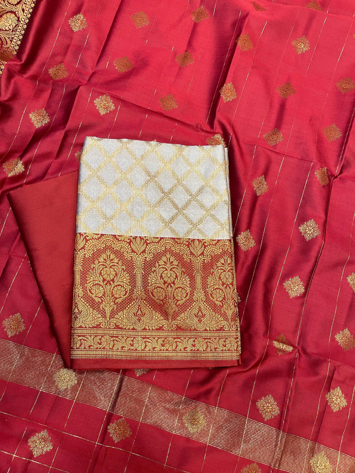 Off White Cotton Silk Banarasi 3 pcs Suit Set  with Contrast Maroon Dupatta 650ASD_CS9