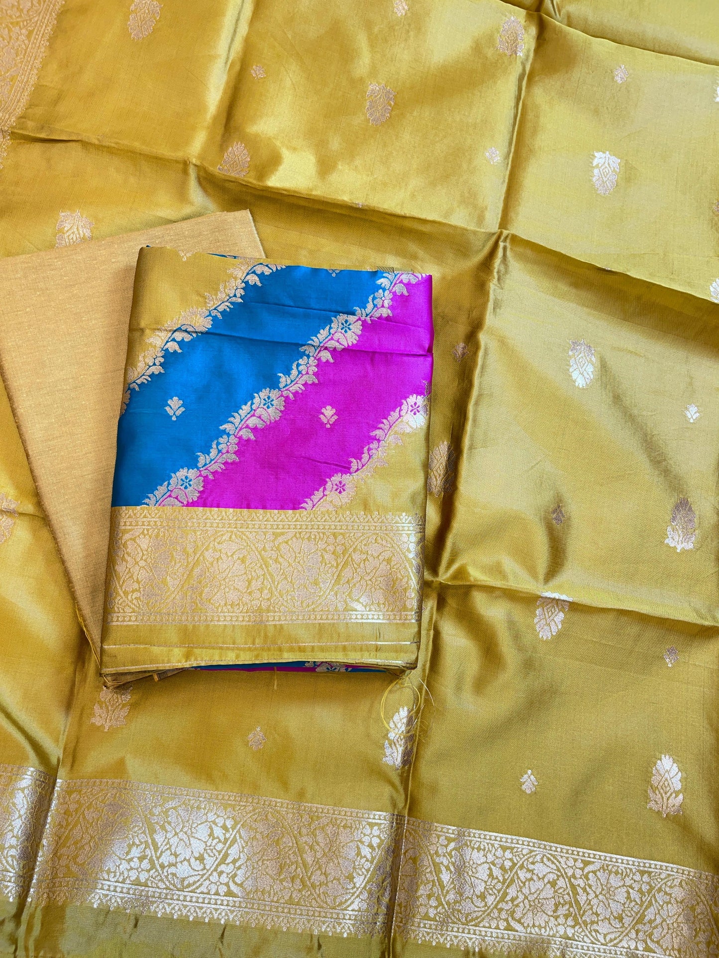 Rangkaat Art Silk Banarasi 3 pcs Suit Set  with Contrast Olive Dupatta 650SKL_RNG2