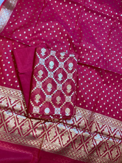 Red Mescrize Cotton Geometrical Banarasi 3 pcs Suit Set 1100SKL_MS1