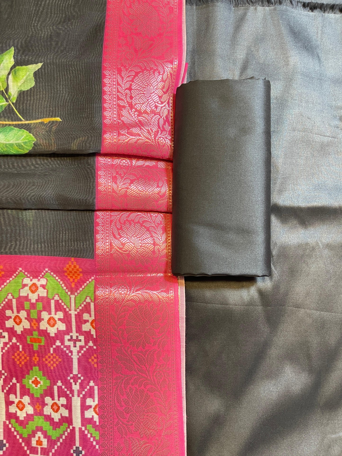 Black Plain Mercerised Silk Banarasi Suit Set with Contrast Pink Digital Print Dupatta 650SKL_MS5