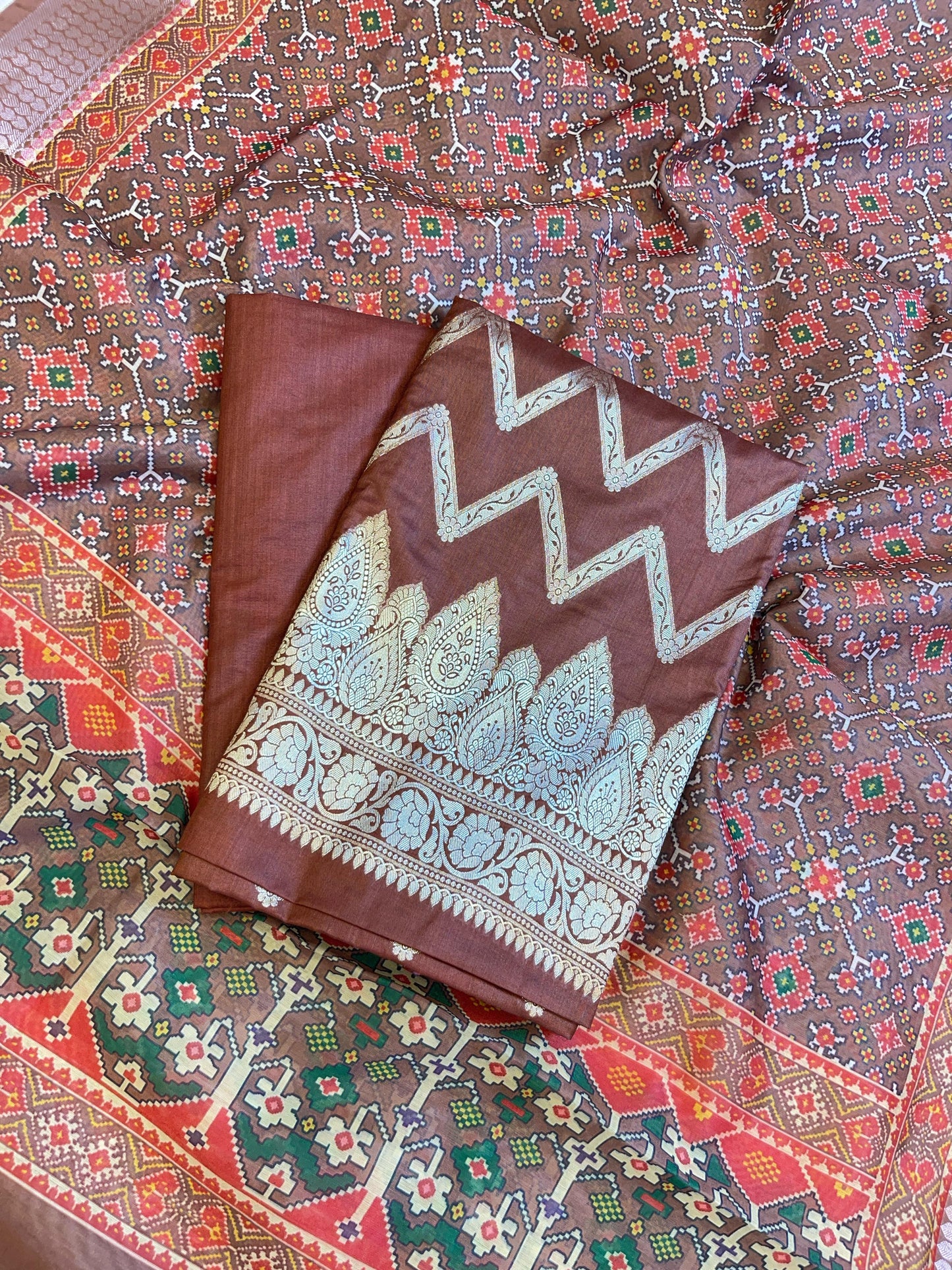 Brown Katan Silk Zari Zig-Zag with Cotton Print Dupatta Banarasi 3 pcs Suit Set 1500AJ_KCP13