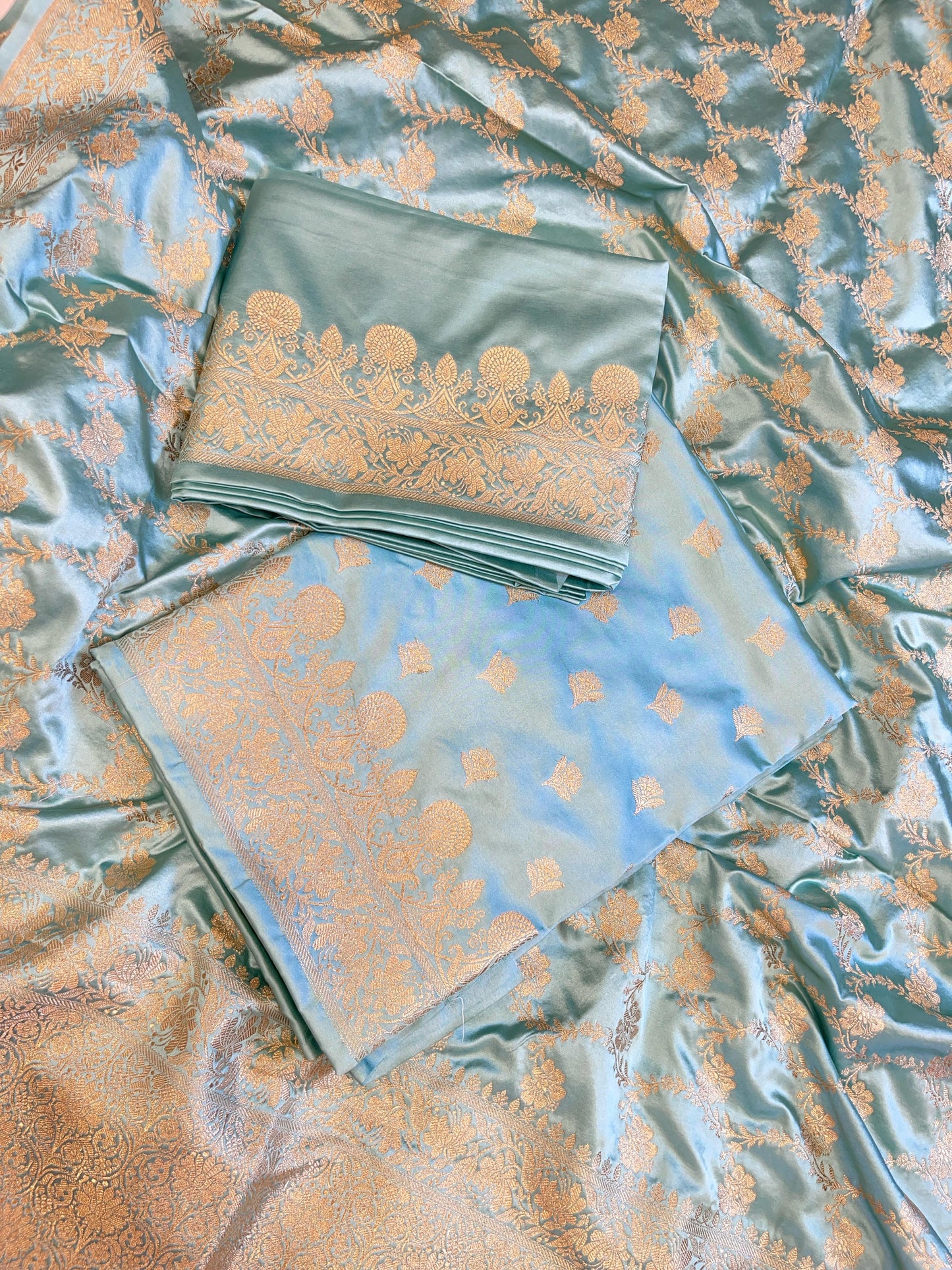 Seagreen Premium Mashru Silk Floral Zari Booti Banarasi Suit Set 1500AJ_KCP23