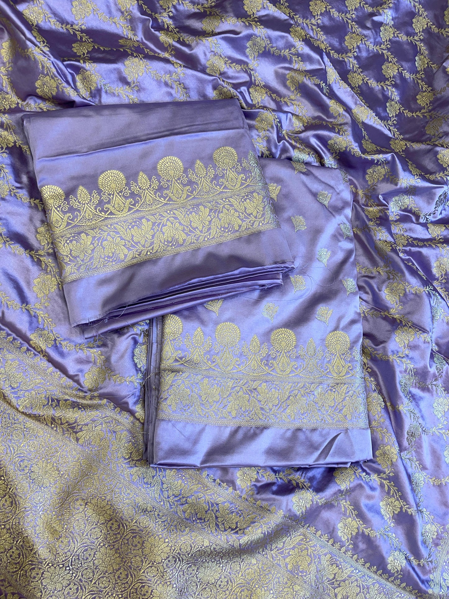 Lavender Premium Mashru Silk Floral Zari Booti Banarasi Suit Set 1500AJ_KCP25