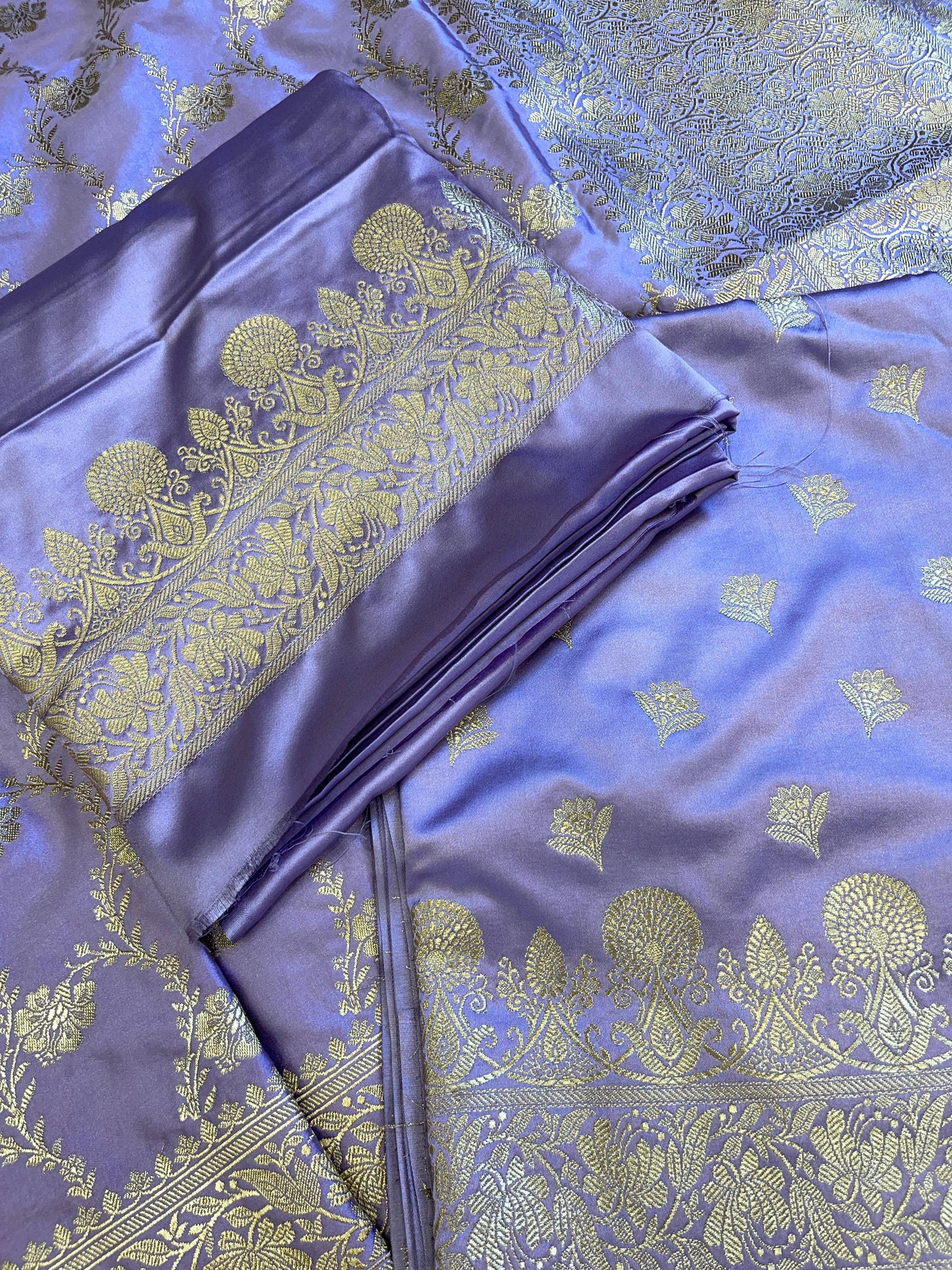 Lavender Premium Mashru Silk Floral Zari Booti Banarasi Suit Set 1500AJ_KCP25