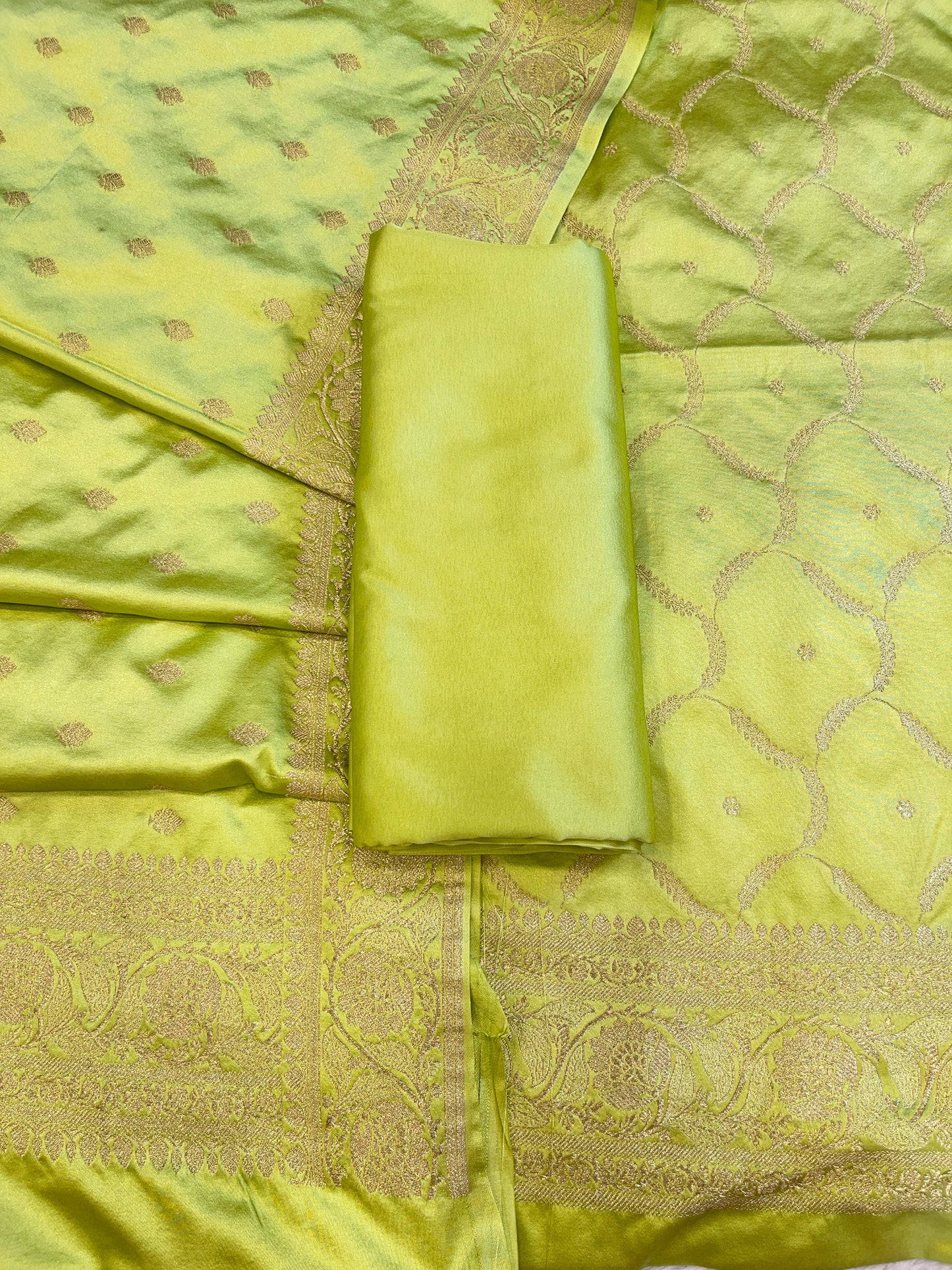 Green Premium Mashru Silk Floral Zari Booti Banarasi Suit Set 1500AJ_KCP28