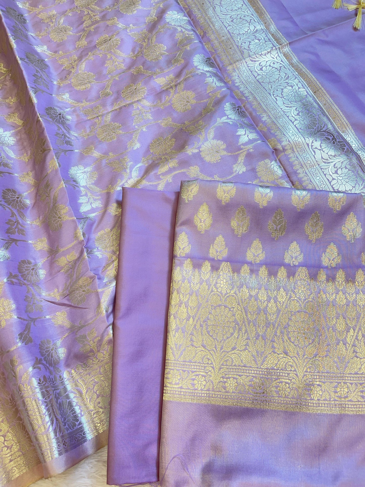 Light Purple Semi Silk Floral Zari Booti Banarasi 3 pcs Suit Set 900AJ_SK33