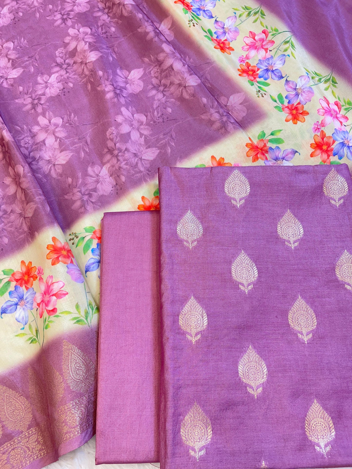 Light Purple Cotton Silk Dyable Floral Zari Booti with Digital Print Dupatta Banarasi 3 pcs Suit Set 11IM_DCS5