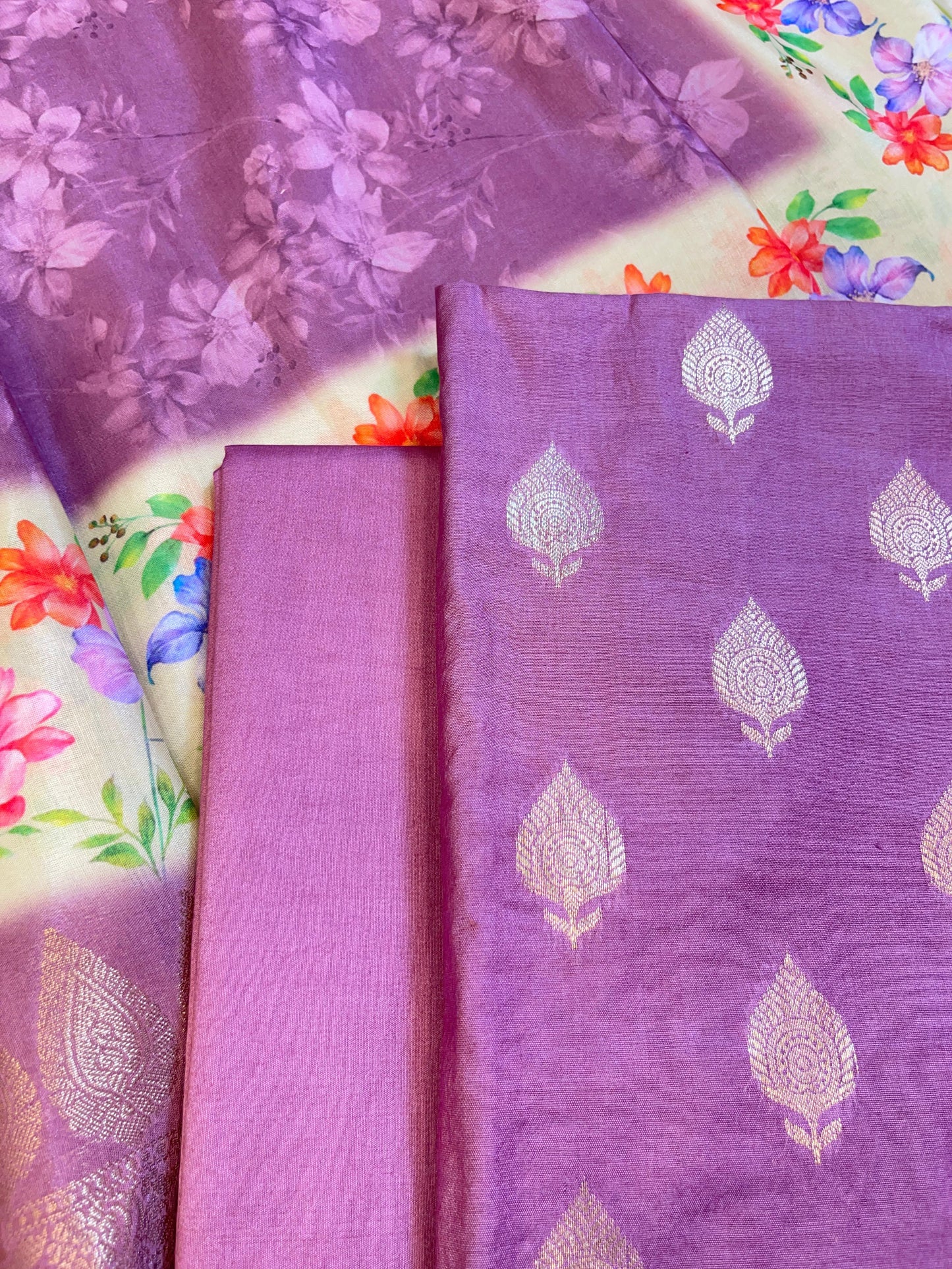 Light Purple Cotton Silk Dyable Floral Zari Booti with Digital Print Dupatta Banarasi 3 pcs Suit Set 11IM_DCS5