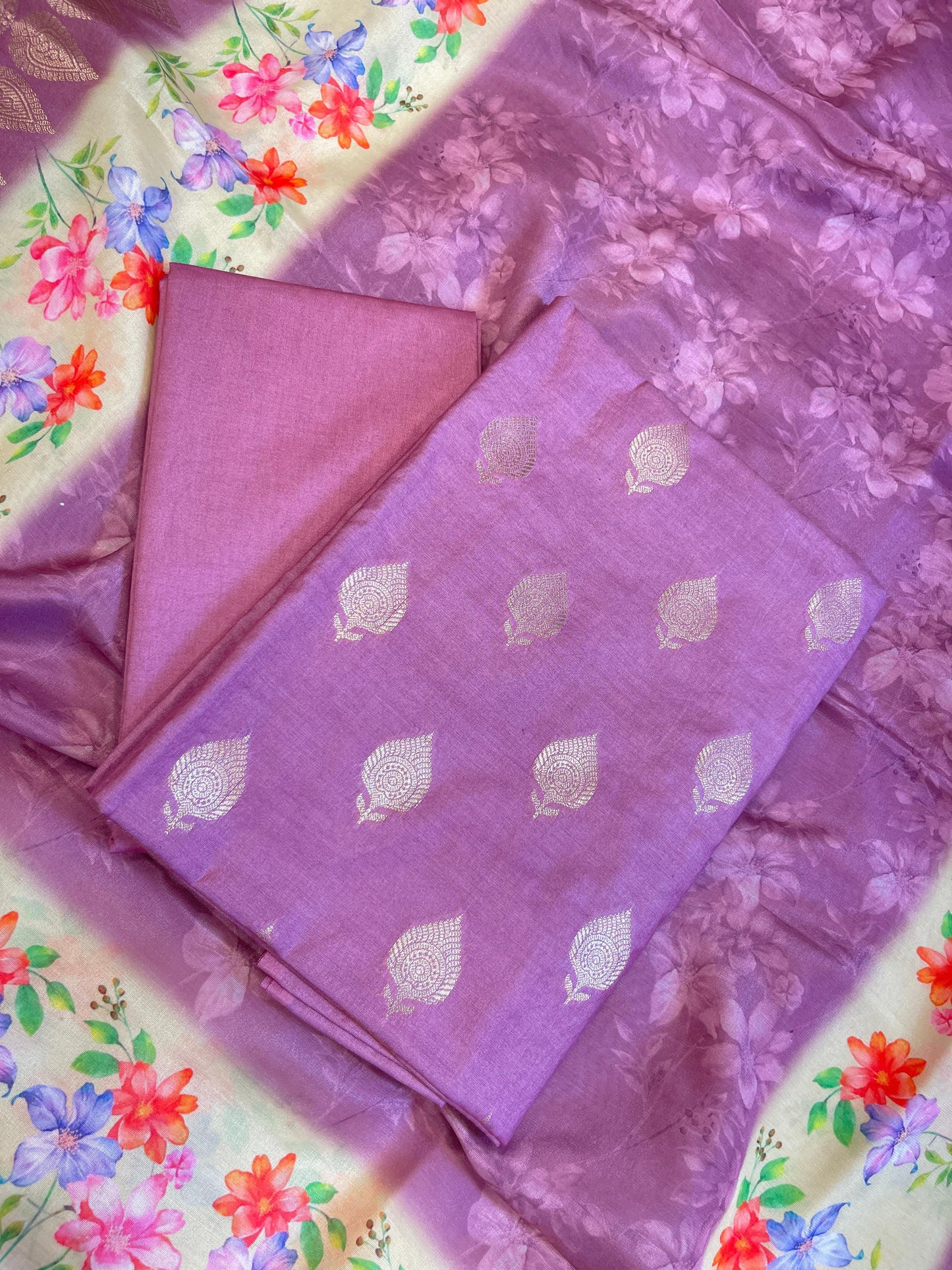 Light Purple Cotton Silk Dyable Floral Zari Booti with Digital Print Dupatta Banarasi 3 pcs Suit Set 11IM_DCS5