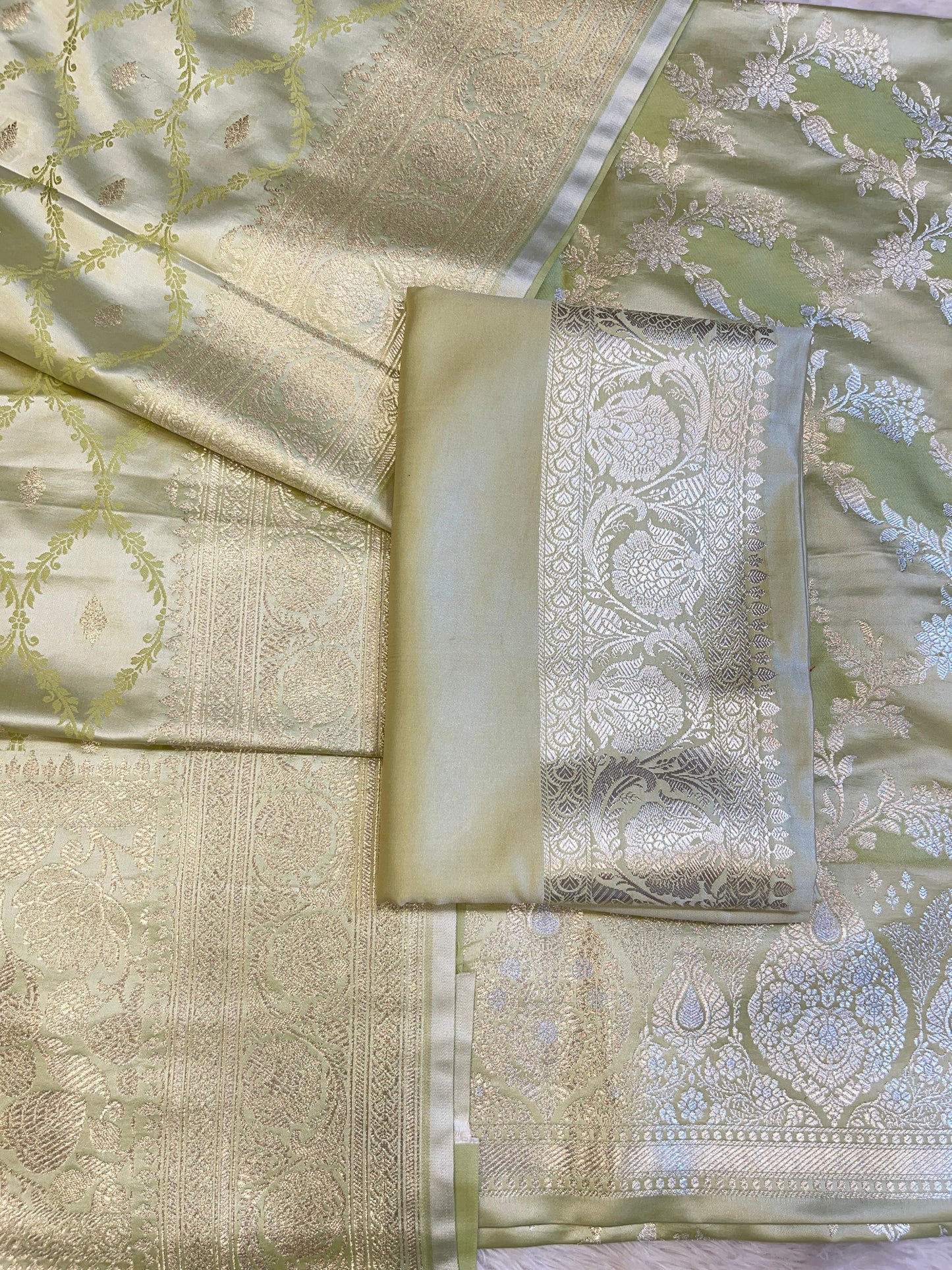 Pure Handloom Olive Green Mashru Silk Floral Rangkaat Floral Zari Jaal Banarasi 3 pcs Suit Set 26AJ_MSR6