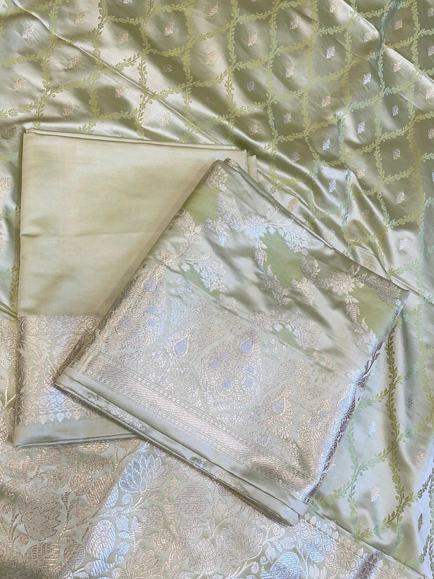 Pure Handloom Olive Green Mashru Silk Floral Rangkaat Floral Zari Jaal Banarasi 3 pcs Suit Set 26AJ_MSR6