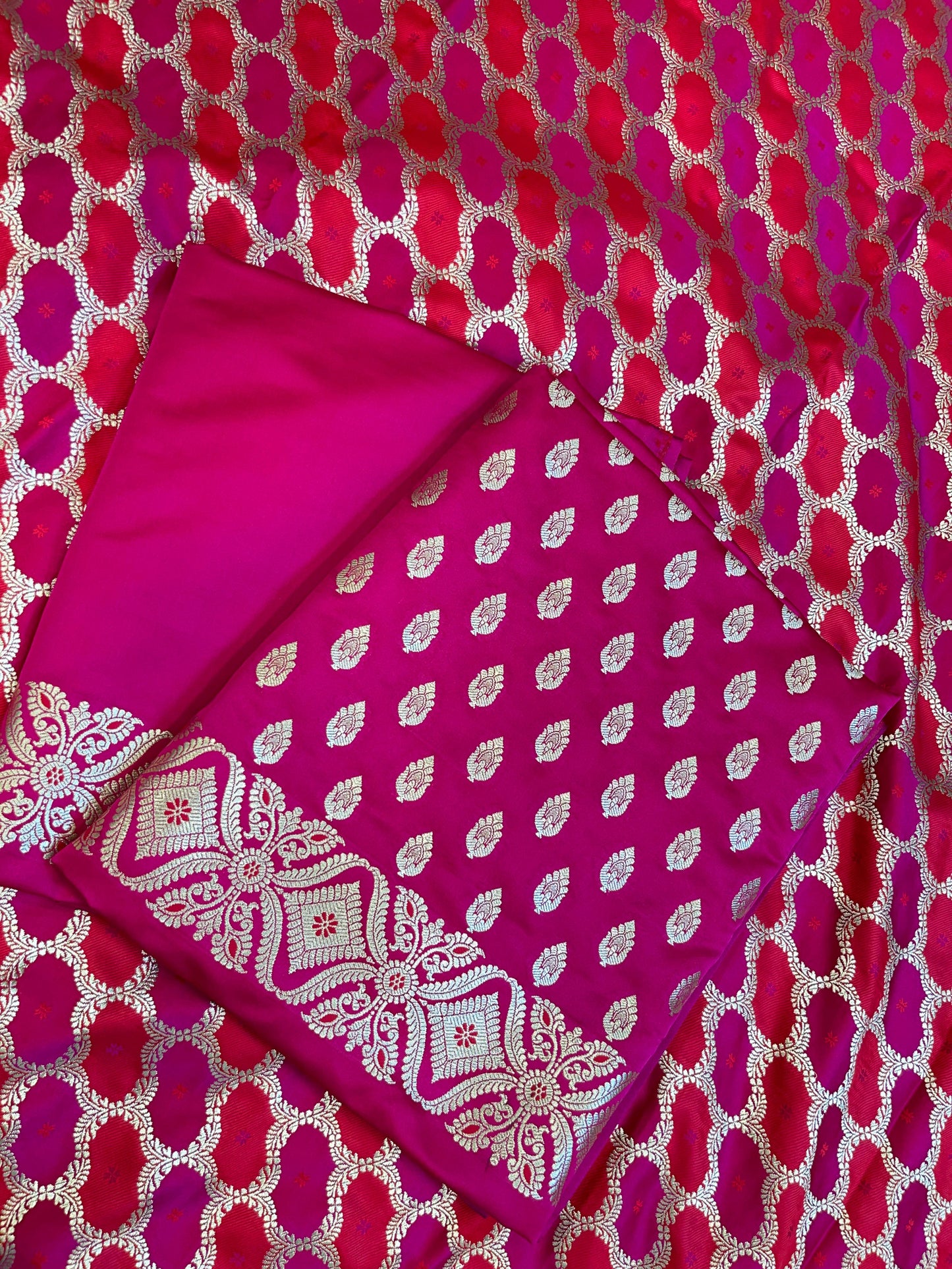 Pure Handloom Magenta Mashru Silk Floral Zari Booti with Rangkaat Dupatta Banarasi 3 pcs Suit Set 26AJ_MSR8