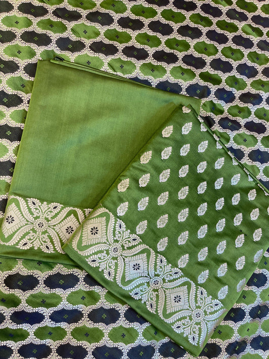 Pure Handloom Green Mashru Silk Floral Zari Booti with Rangkaat Dupatta Banarasi 3 pcs Suit Set 26AJ_MSR11