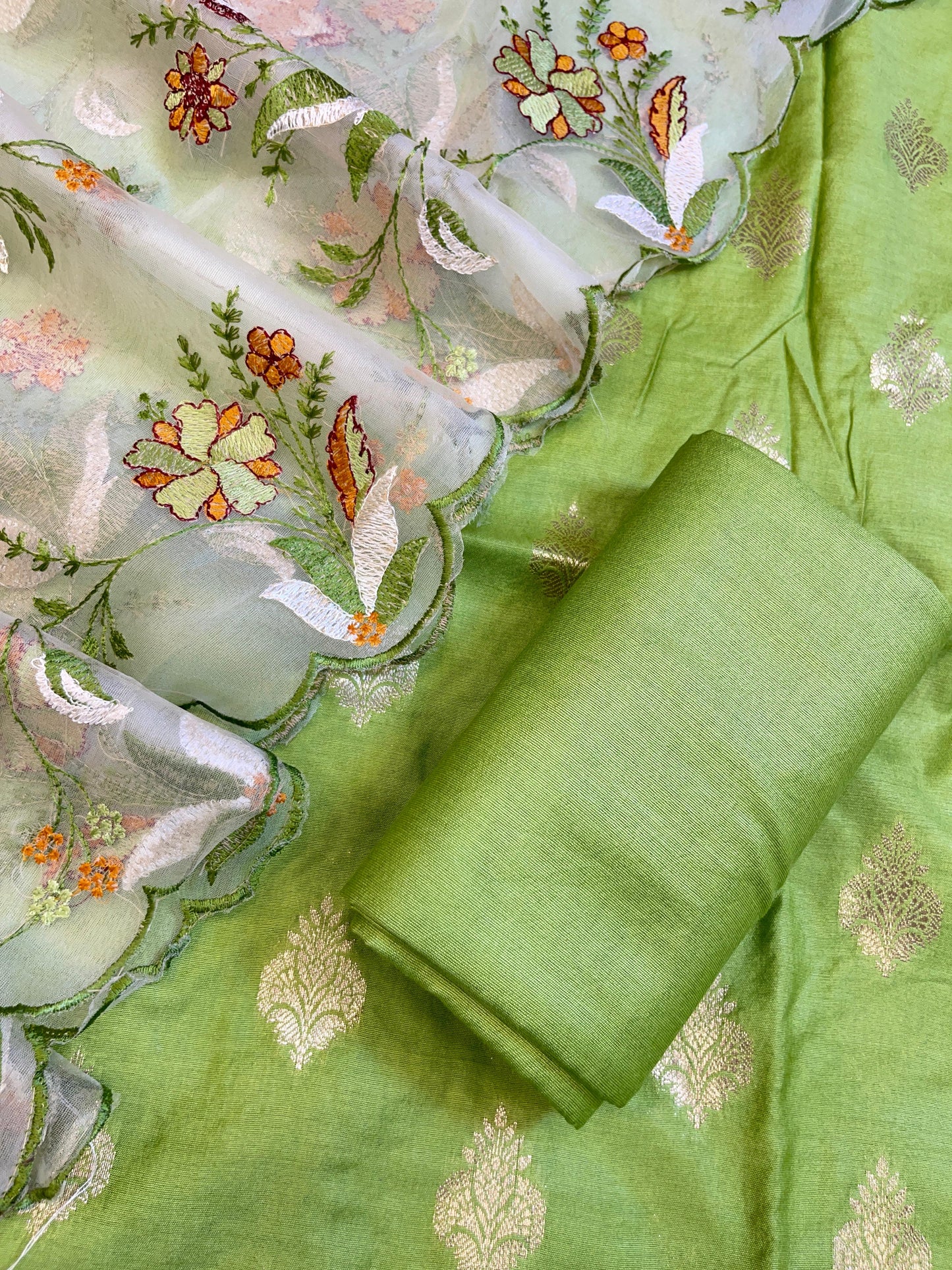 Pistagreen Cotton Silk Dyable Floral Zari Booti with Embroidered Dupatta Banarasi 3 pcs Suit Set 14IM_DCS17