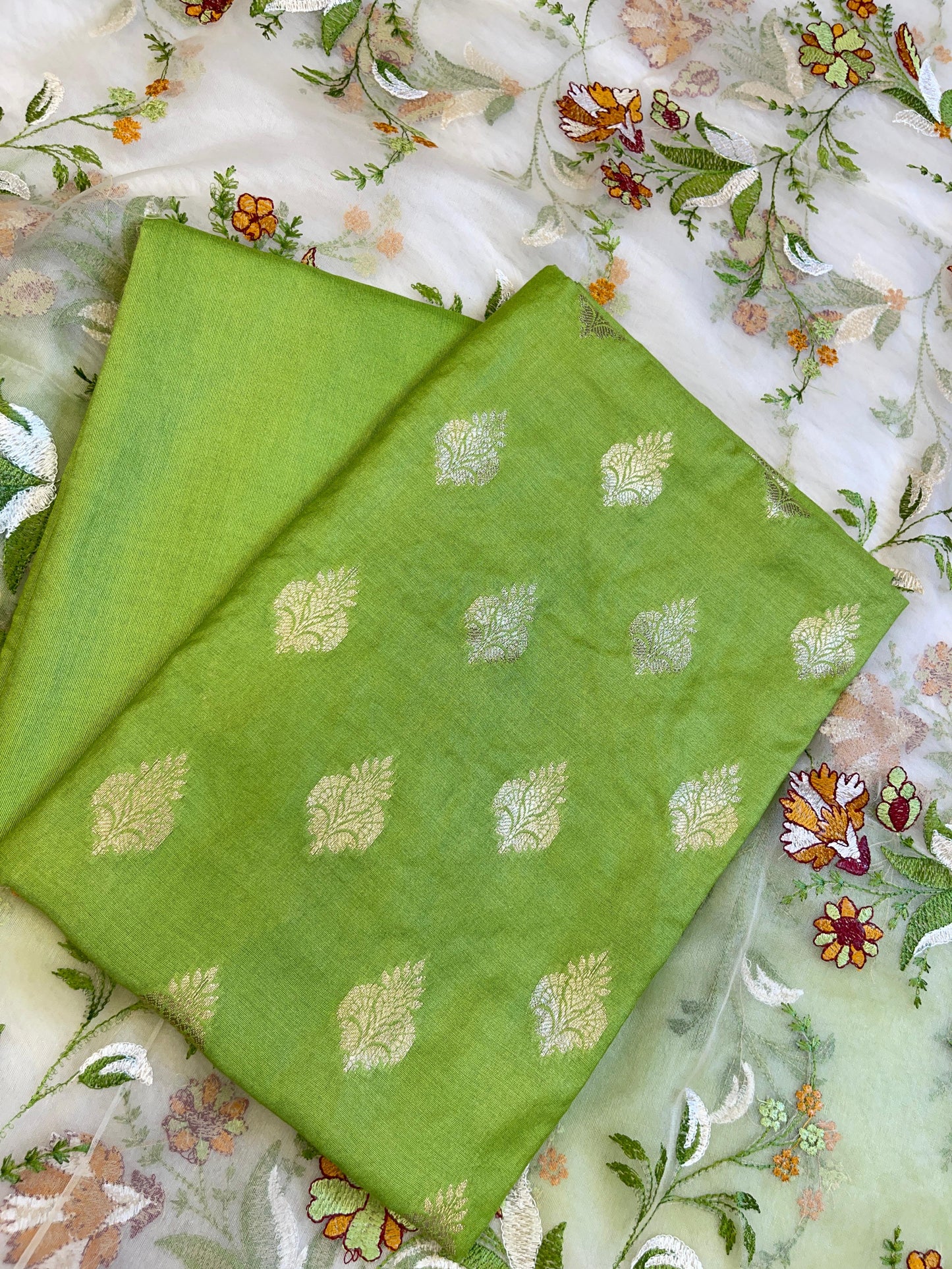 Pistagreen Cotton Silk Dyable Floral Zari Booti with Embroidered Dupatta Banarasi 3 pcs Suit Set 14IM_DCS17
