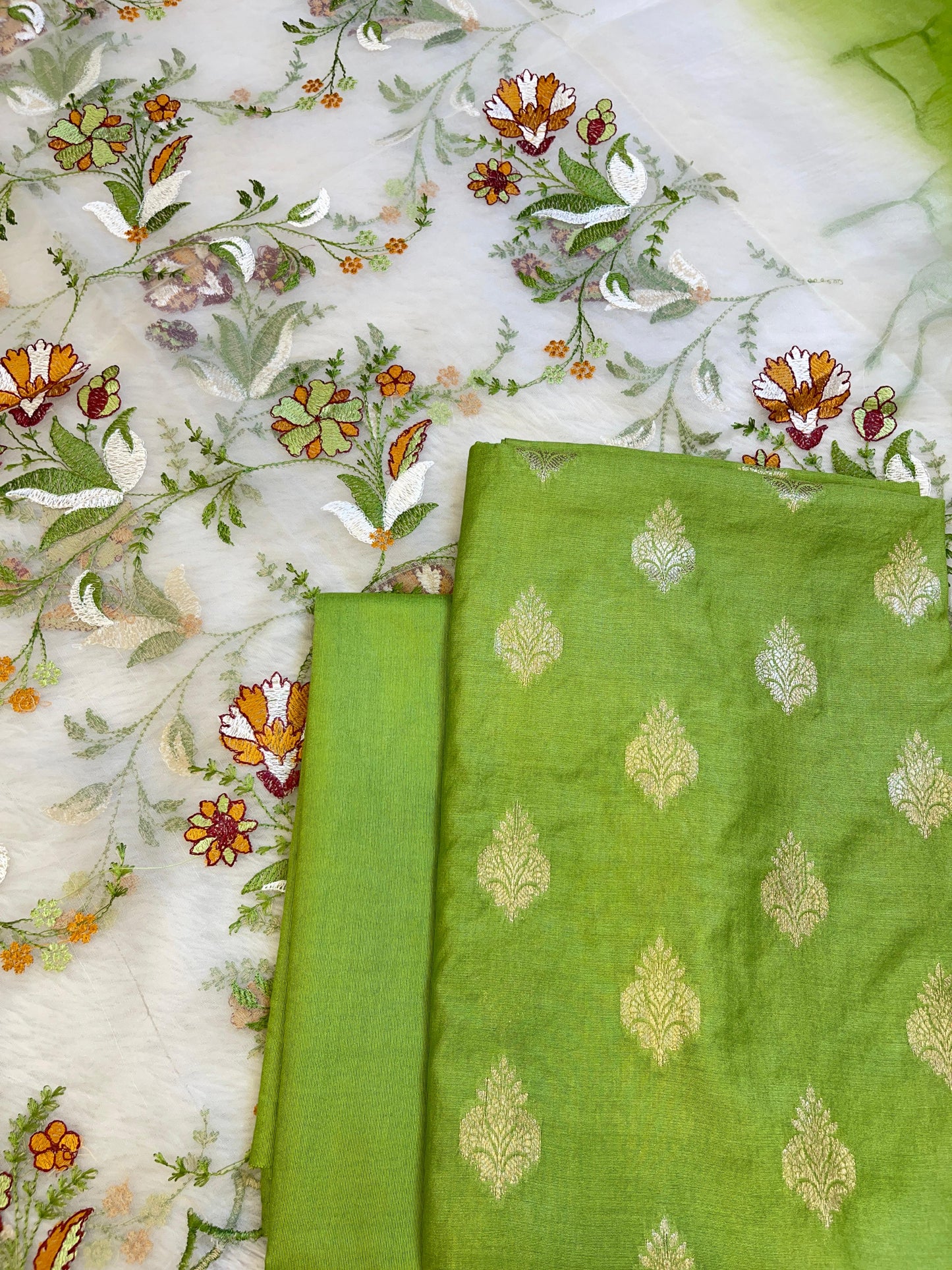 Pistagreen Cotton Silk Dyable Floral Zari Booti with Embroidered Dupatta Banarasi 3 pcs Suit Set 14IM_DCS17