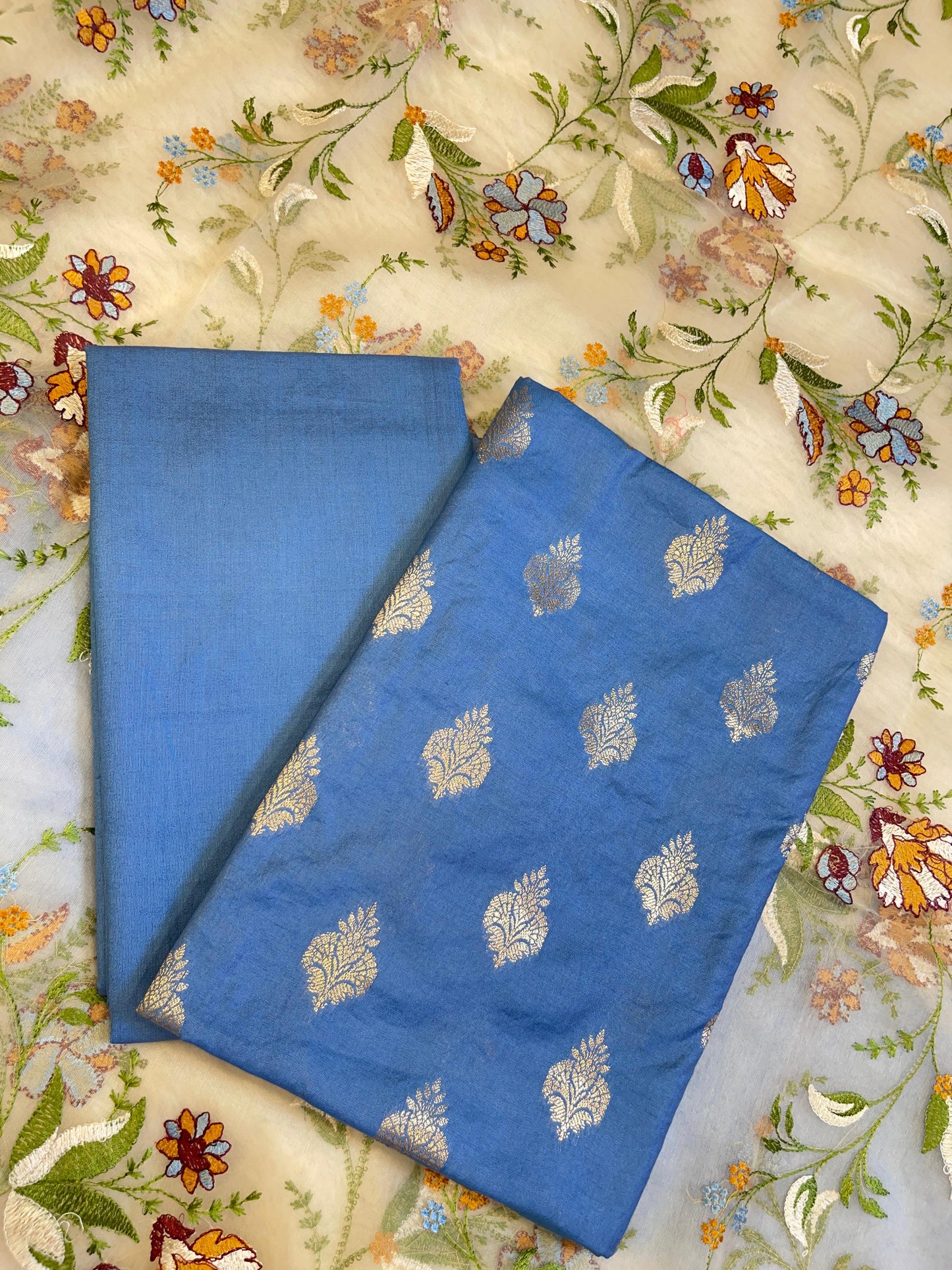 Violet Blue Cotton Silk Dyable Floral Zari Booti with Embroidered Dupatta Banarasi 3 pcs Suit Set 14IM_DCS19