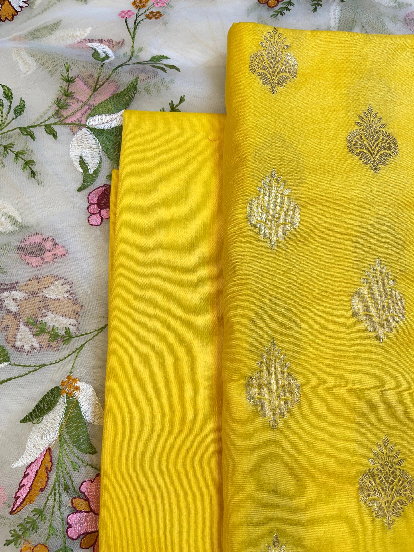 Yellow Cotton Silk Dyable Floral Zari Booti with Embroidered Dupatta Banarasi 3 pcs Suit Set 14IM_DCS21