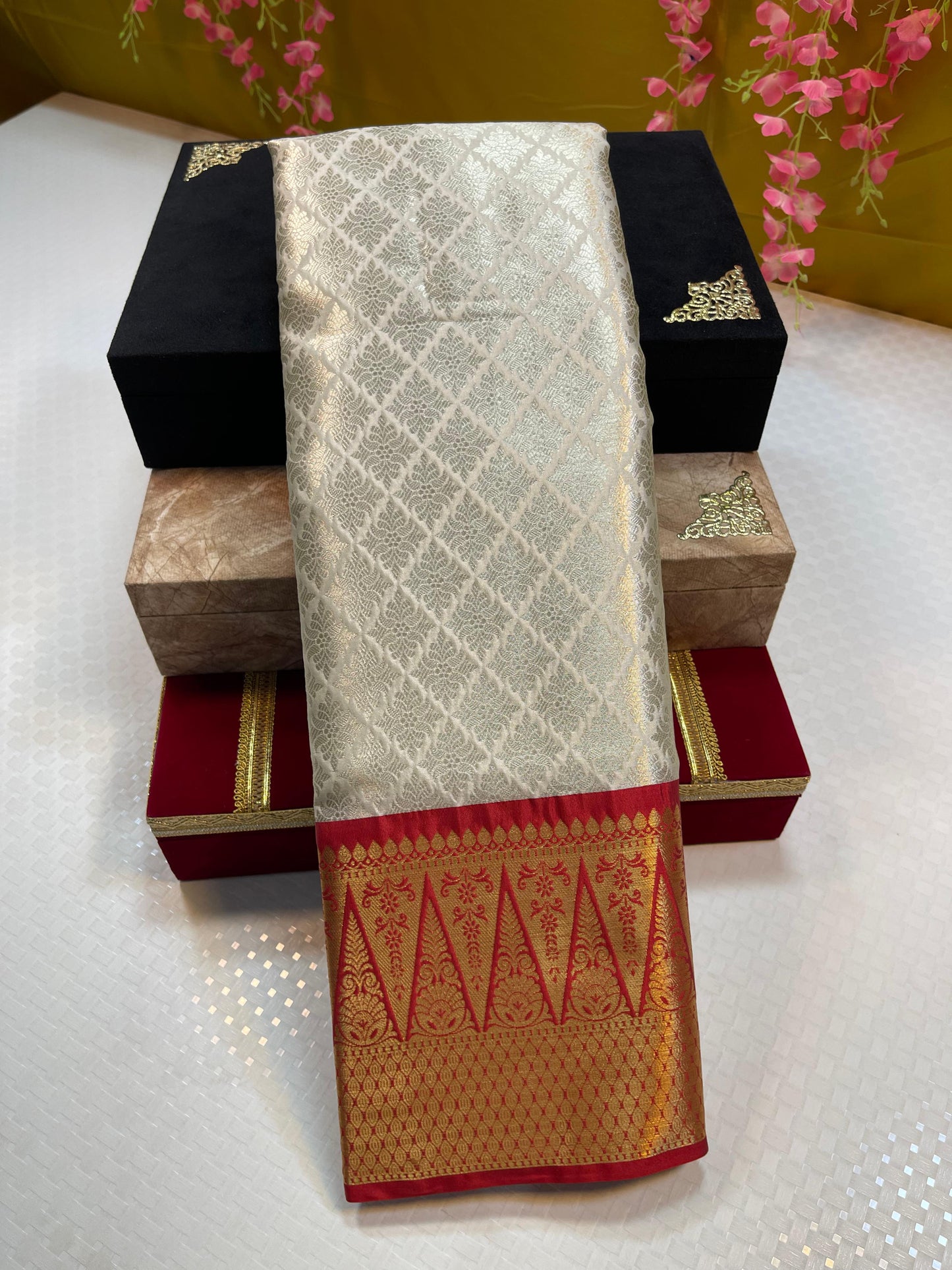 Off white Semi Kanchi Silk Brocade Contrast Red Border Banarasi Saree MS_SK13