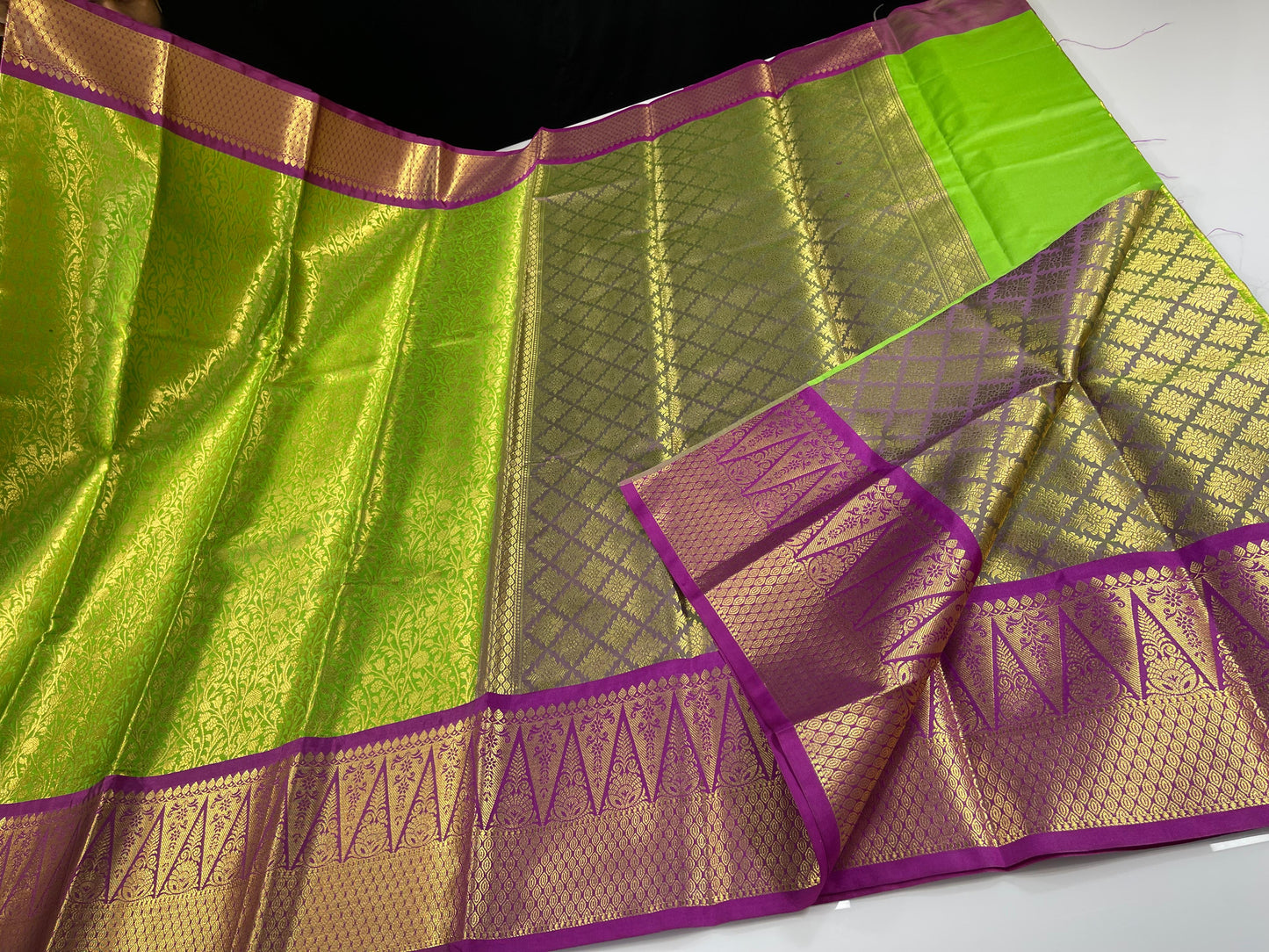 Green Semi Kanchi Silk Brocade Contrast Purple Zig-Zag Border Banarasi Saree MS_SK27