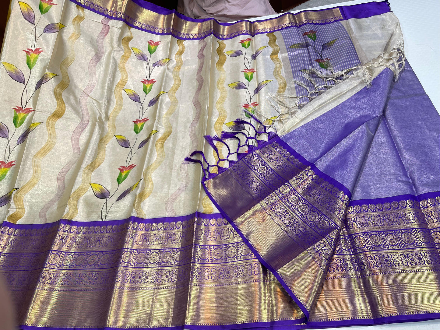 Off white Tissue Silk Floral Handpainted Boota Contrast Lavender Border Banarasi Saree MS_TS15