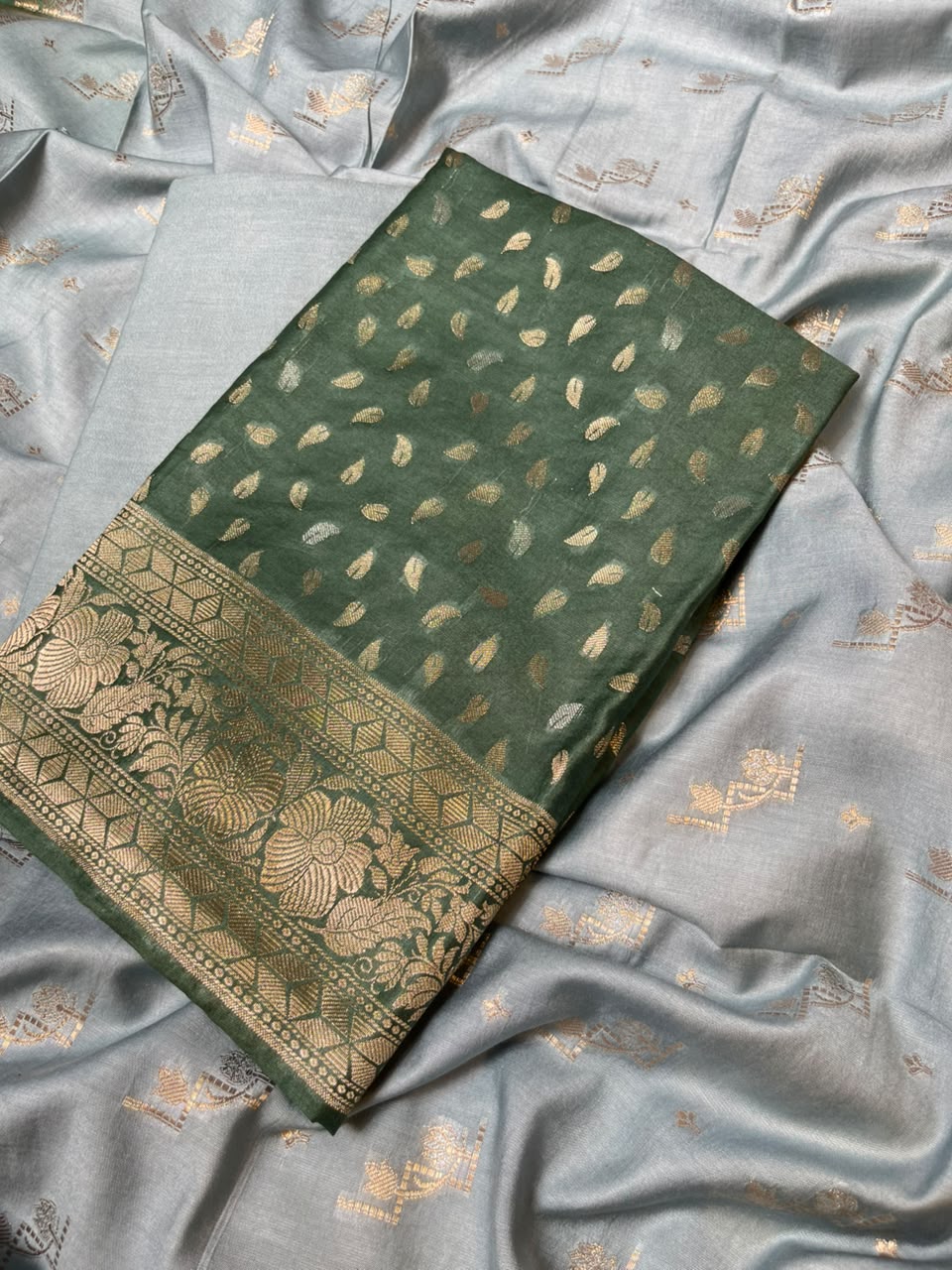 Dark Green Pashmina Silk Chunri Zari Booti Banarasi Suit with Contrast Seagreen Floral Dupatta 125DAN_PMC15