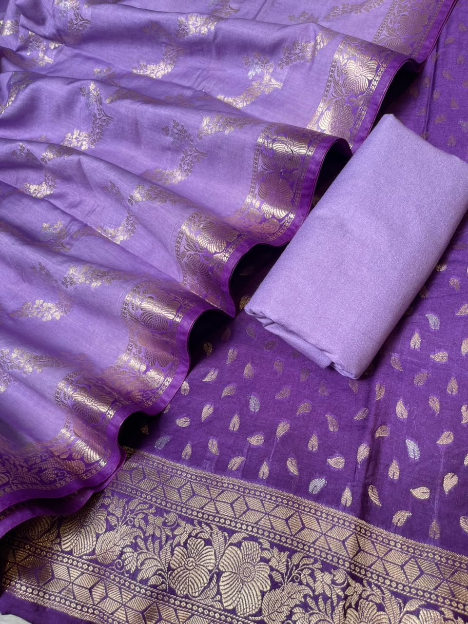 Deep Violet Pashmina Silk Chunri Zari Booti Banarasi Suit with Contrast Lavander Floral Dupatta 125DAN_PMC13