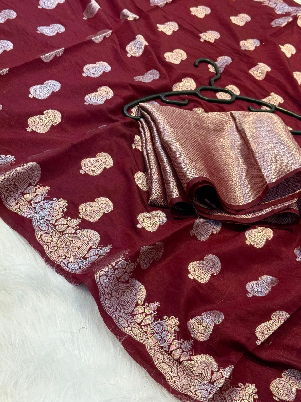Wine Dyeable Katan Silk Paisley Zari Booti Floral Zari Border Banarasi Saree 1075AM_KS1