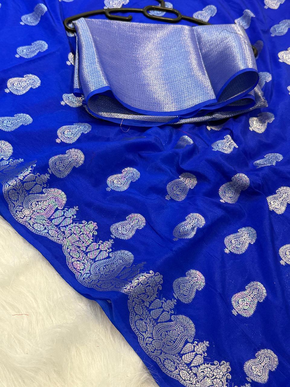 Royal Blue Dyeable Katan Silk Paisley Zari Booti Floral Zari Border Banarasi Saree 1075AM_KS2