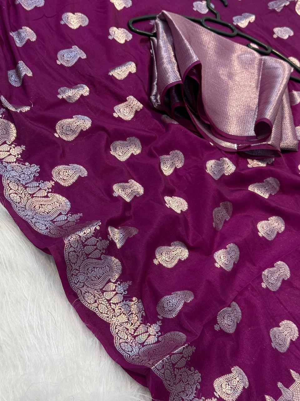 Burgundy Dyeable Katan Silk Paisley Zari Booti Floral Zari Border Banarasi Saree 1075AM_KS4