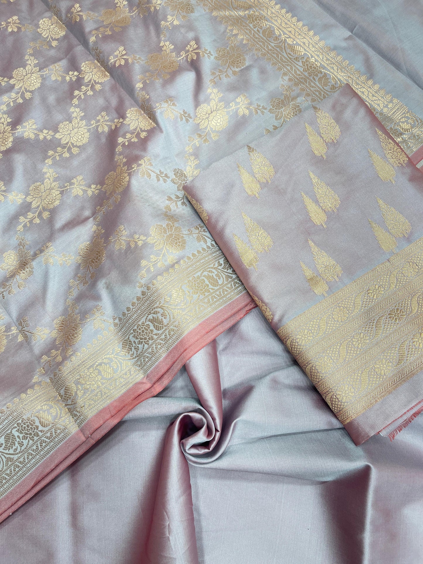 Light Purple Semi Katan Silk Handloom Banarasi 3 pcs Suit Set MUB_SK5