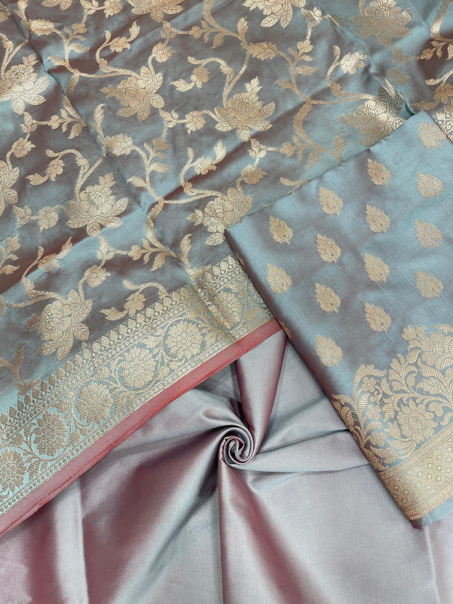 Light Purple Semi Katan Silk Handloom Banarasi 3 pcs Suit Set MUB_SK33