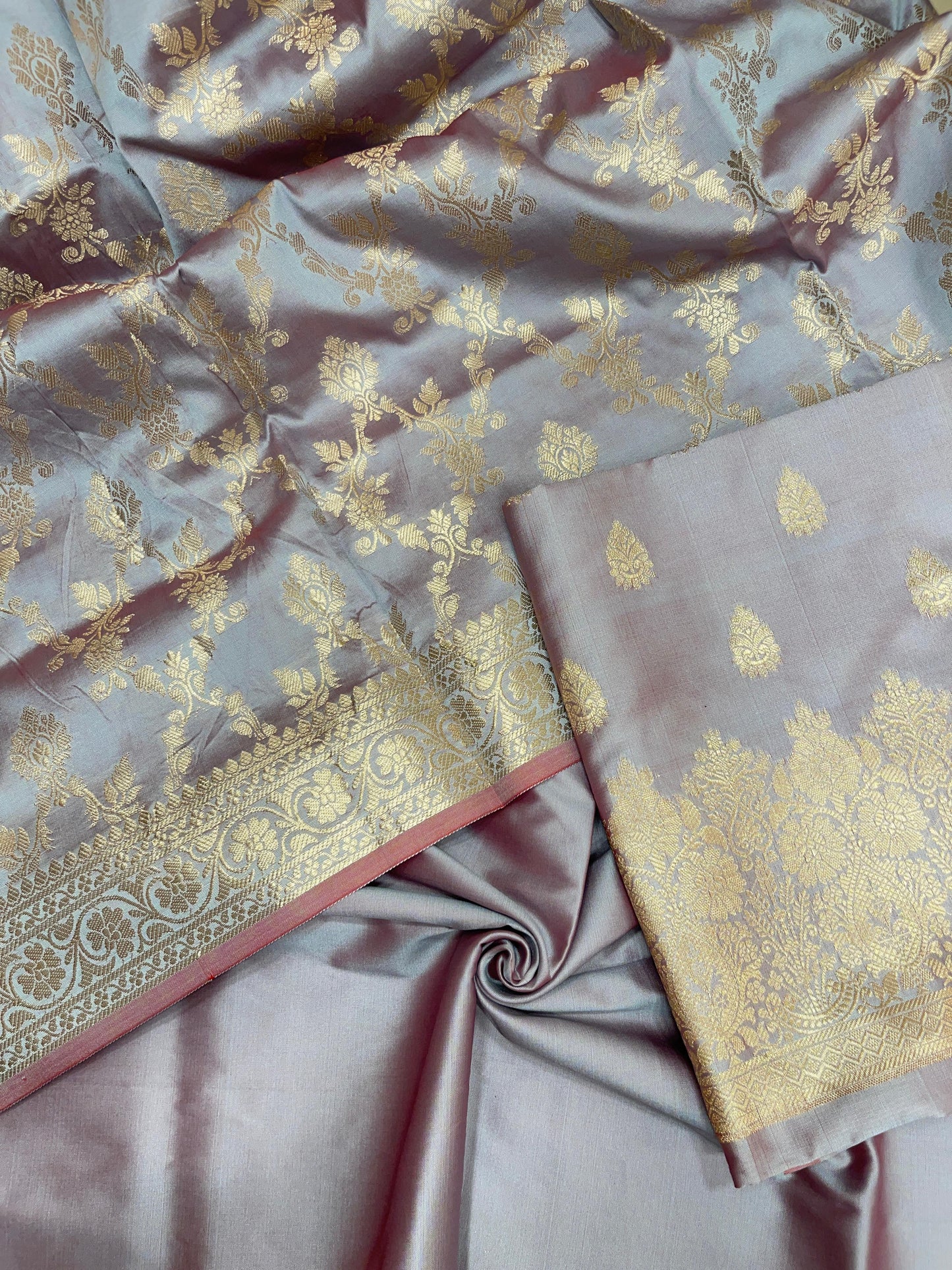Light Purple Semi Katan Silk Handloom Banarasi 3 pcs Suit Set MUB_SK51