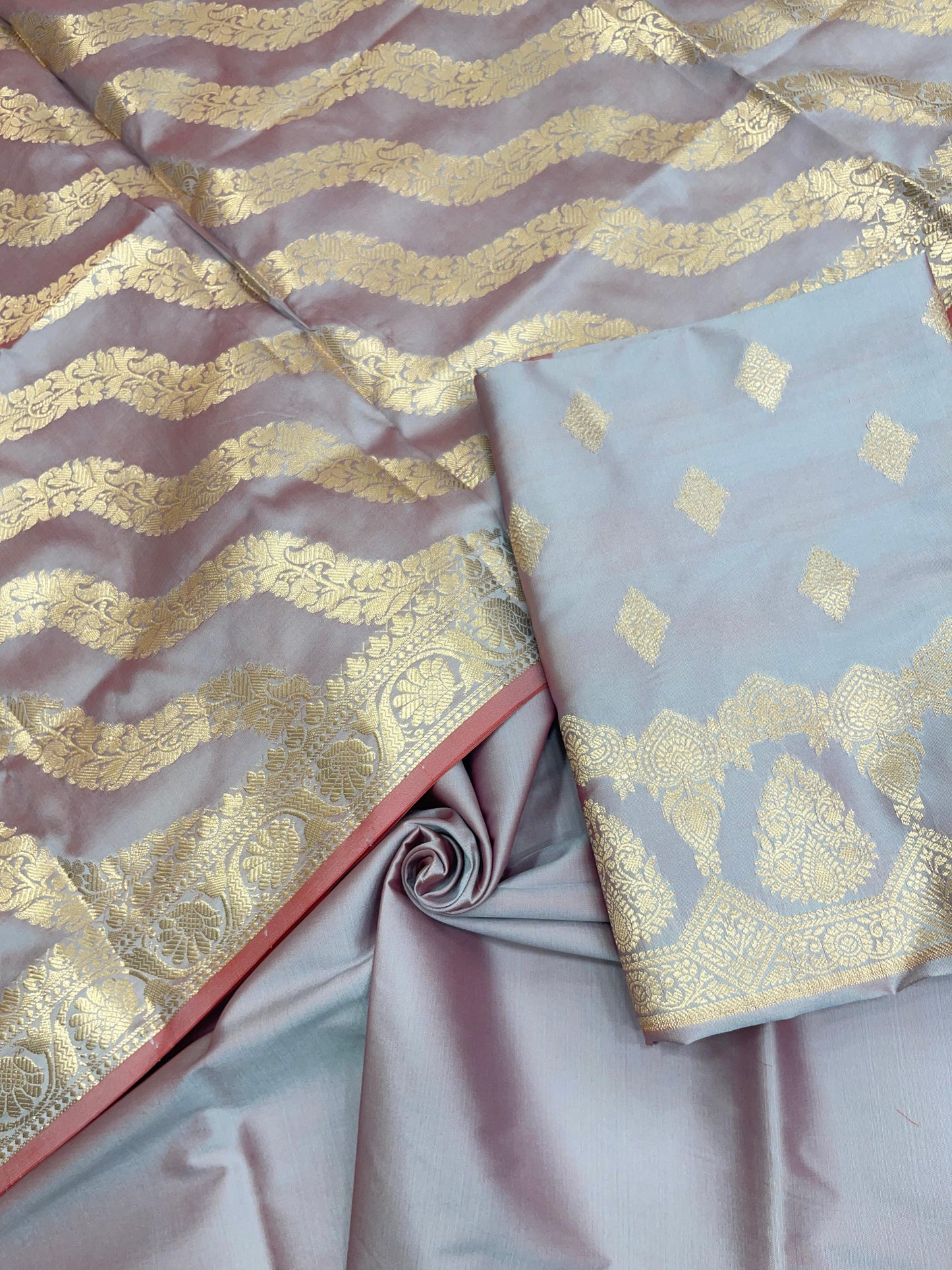 Light Purple Semi Katan Silk Handloom Banarasi 3 pcs Suit Set MUB_SK63
