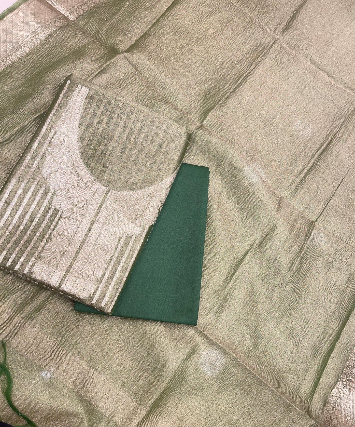 Green Necklace Tissue Silk Banarasi 3 pcs Suit Set IM_TN4
