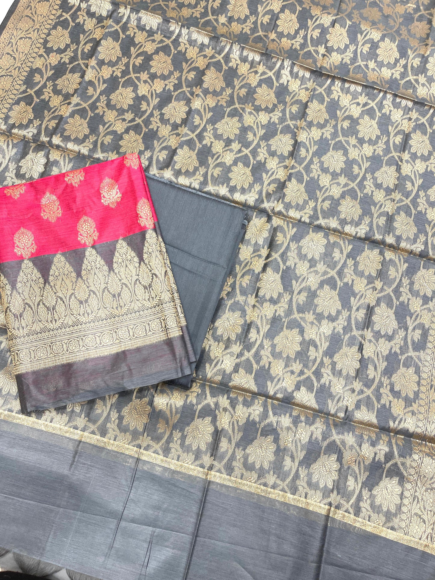 Pink Cotton Banarasi 3 pcs Suit Set with Contrast Grey Dupatta IM_CS5