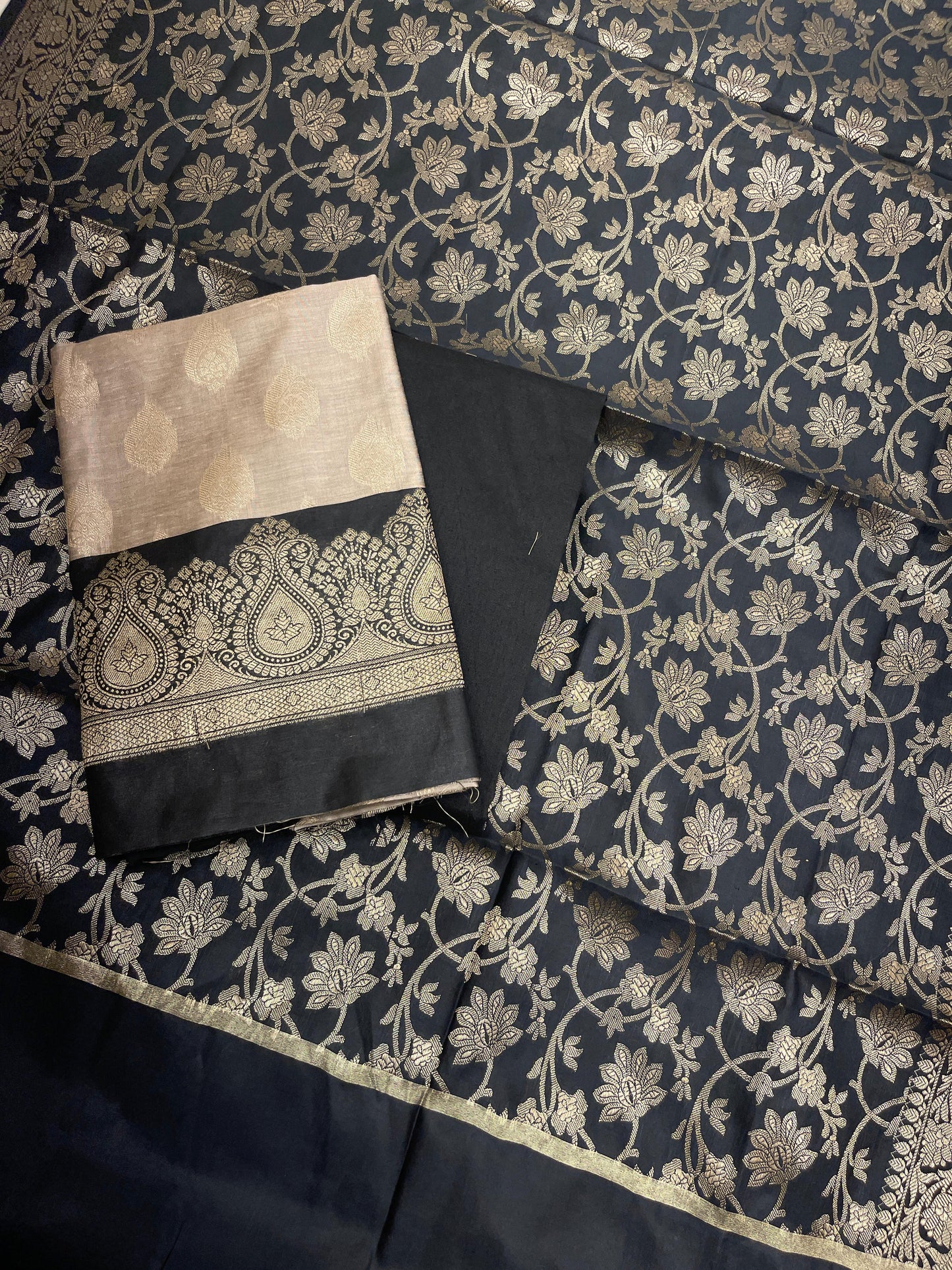 Beige Cotton Banarasi 3 pcs Suit Set with Contrast Black Dupatta IM_CS13