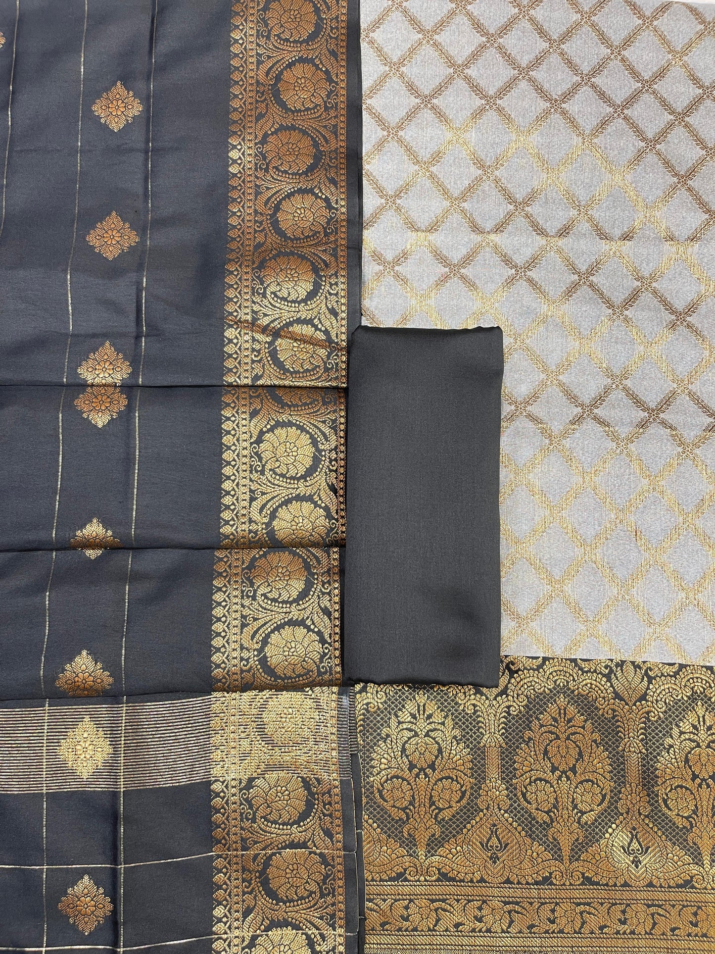 Off White Cotton Silk Banarasi 3 pcs Suit Set  with Contrast Black Dupatta 650ASD_CS7