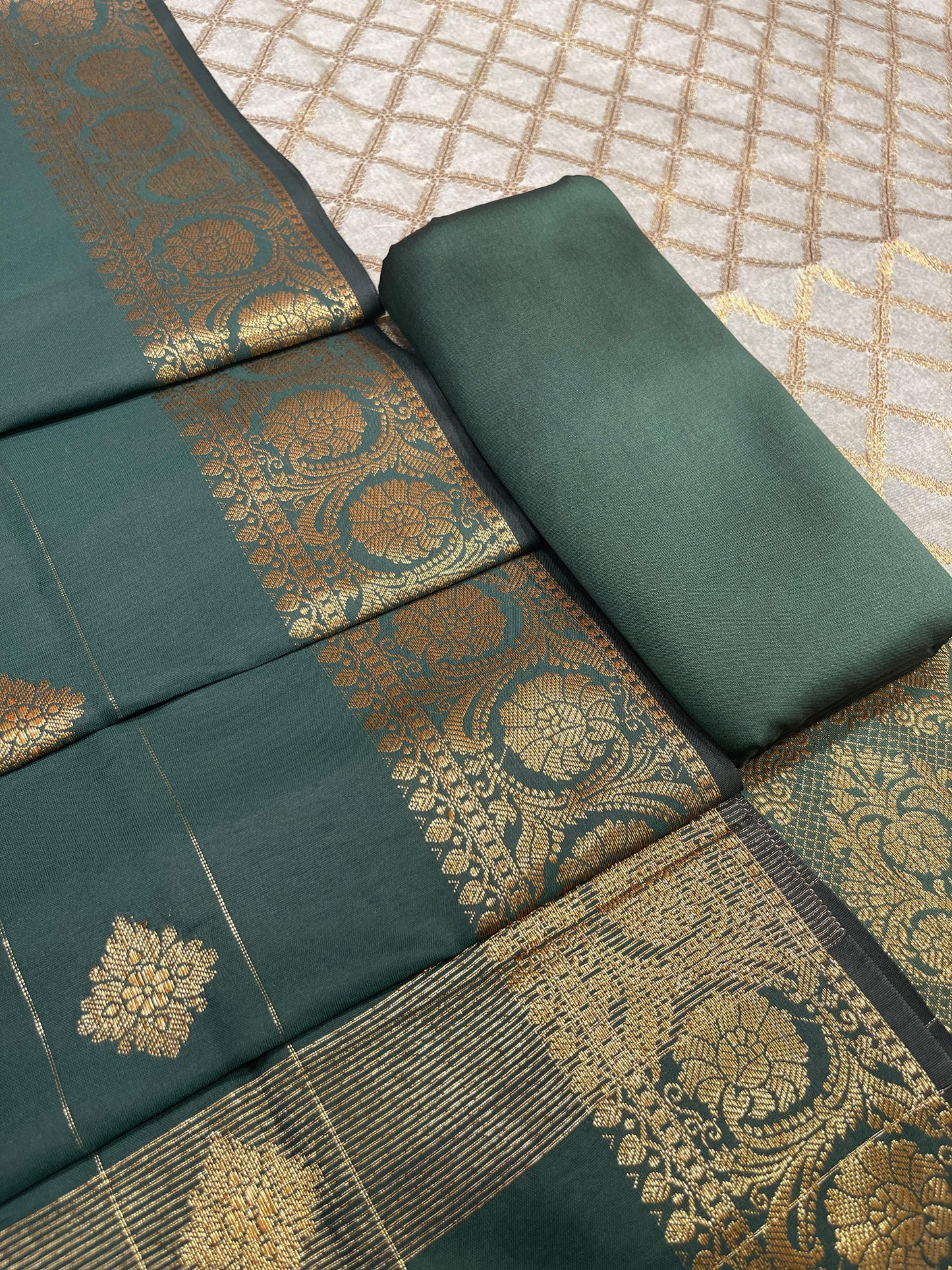 Off White Cotton Silk Banarasi 3 pcs Suit Set  with Contrast Dark Green Dupatta 650ASD_CS11