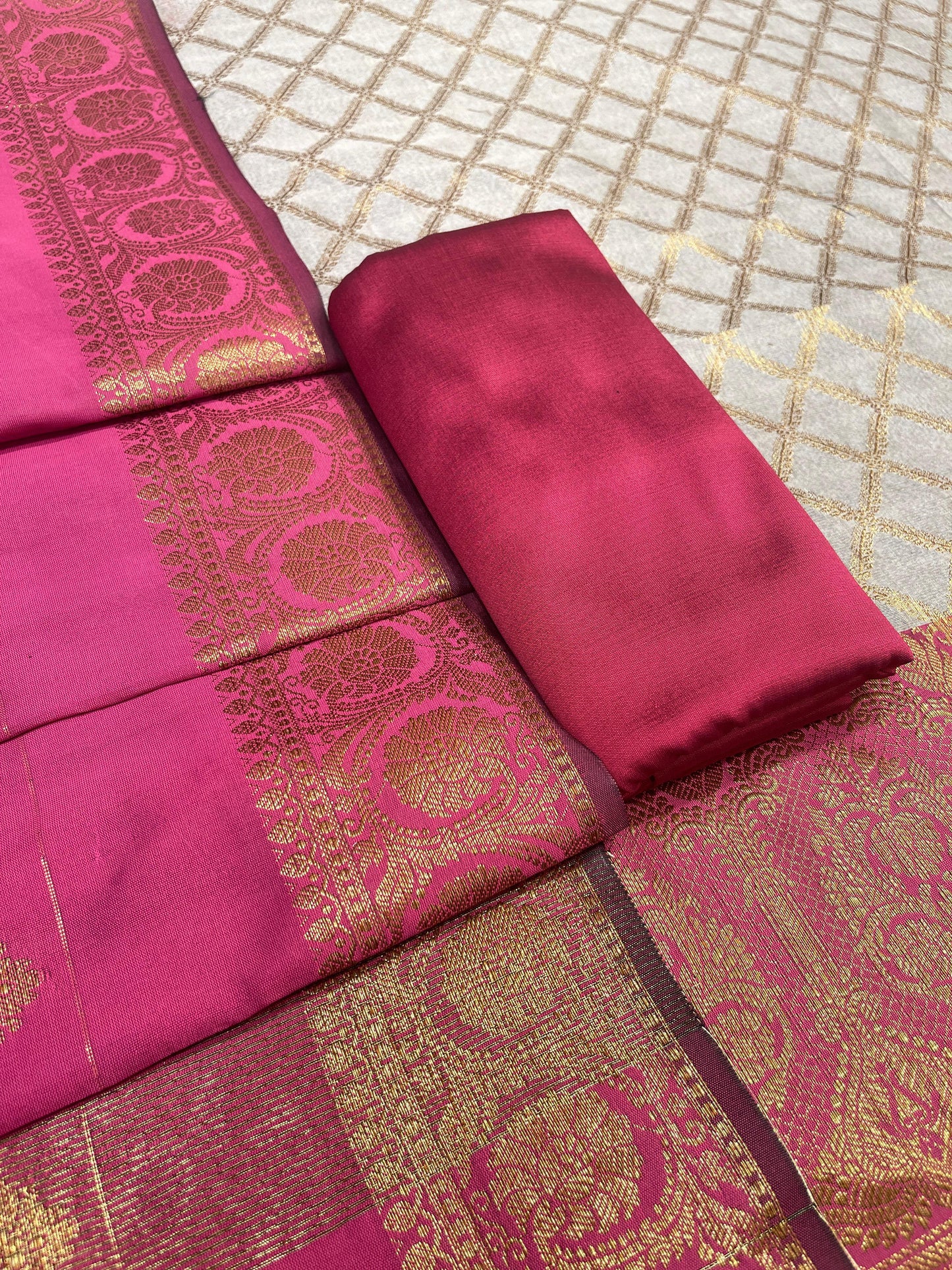 Off White Cotton Silk Banarasi 3 pcs Suit Set  with Contrast Magenta Dupatta 650ASD_CS12