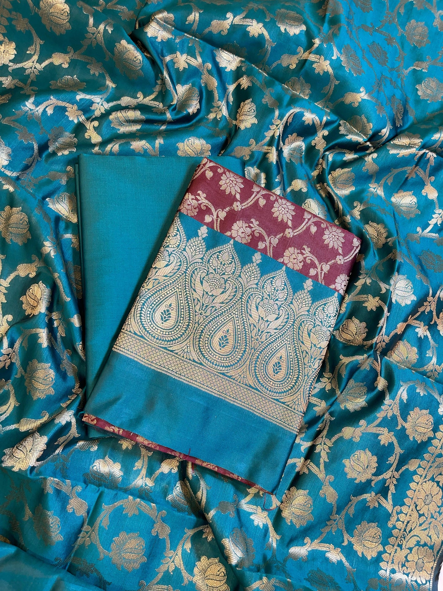 Maroon Art Silk Floral Zari Jaal Contrast Banarasi Suit with Seagreen Dupatta 625AJ_TPT23