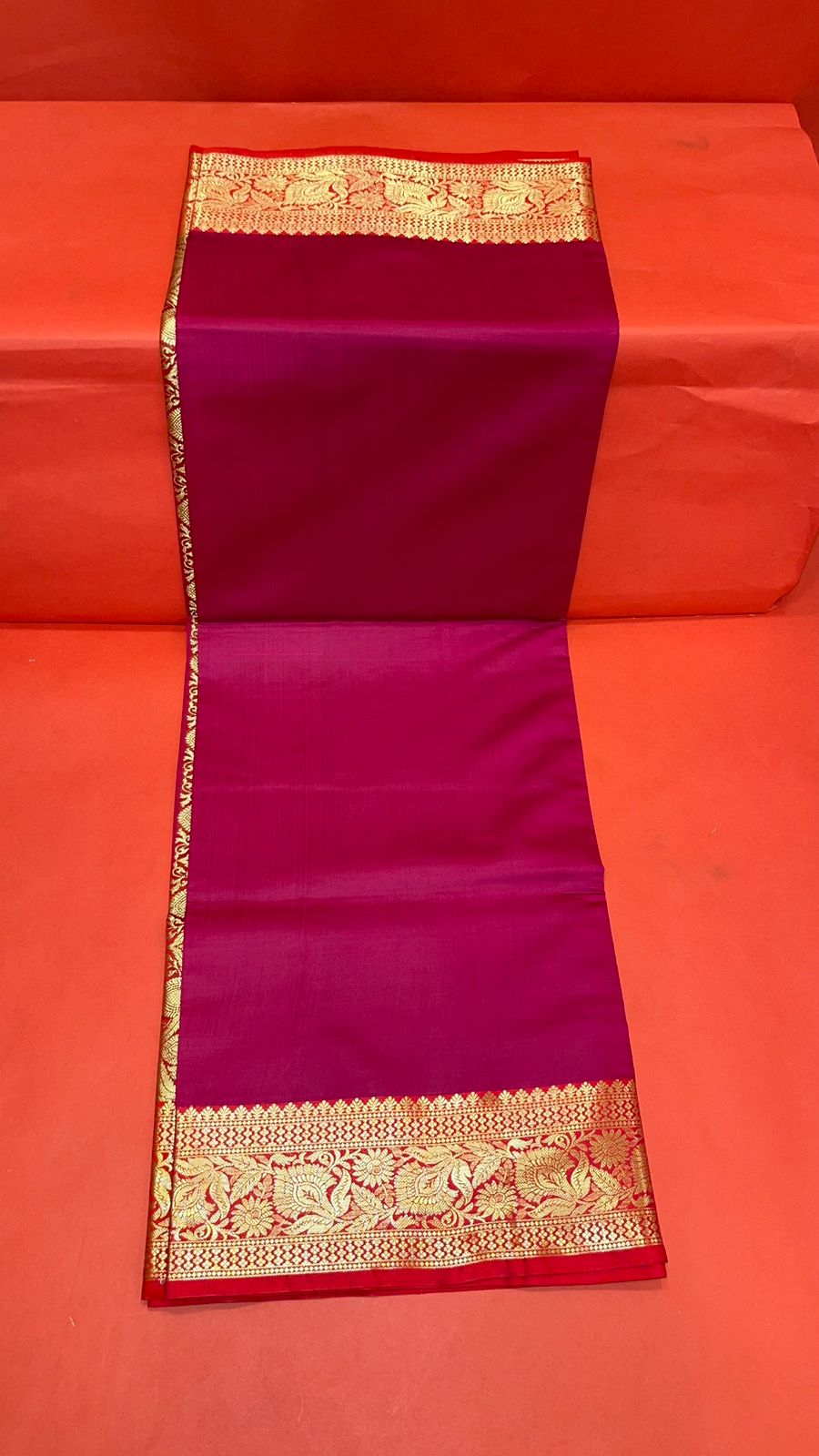 Faishana Presents Magenta Katan Silk Plain Zari Anchal With Contrast Red Zari Border Banarasi Saree