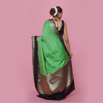 Green Warm Silk Zari Digonal Strip Banarasi Diable Skirt Border Saree